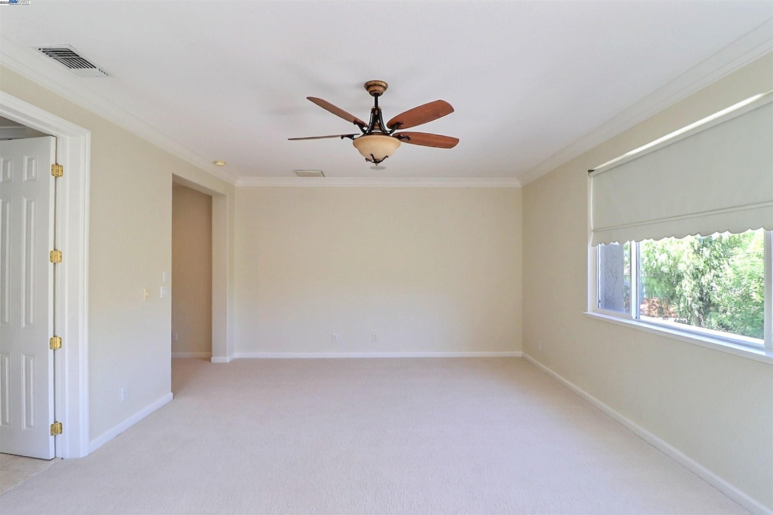 531 Half Moon Ct