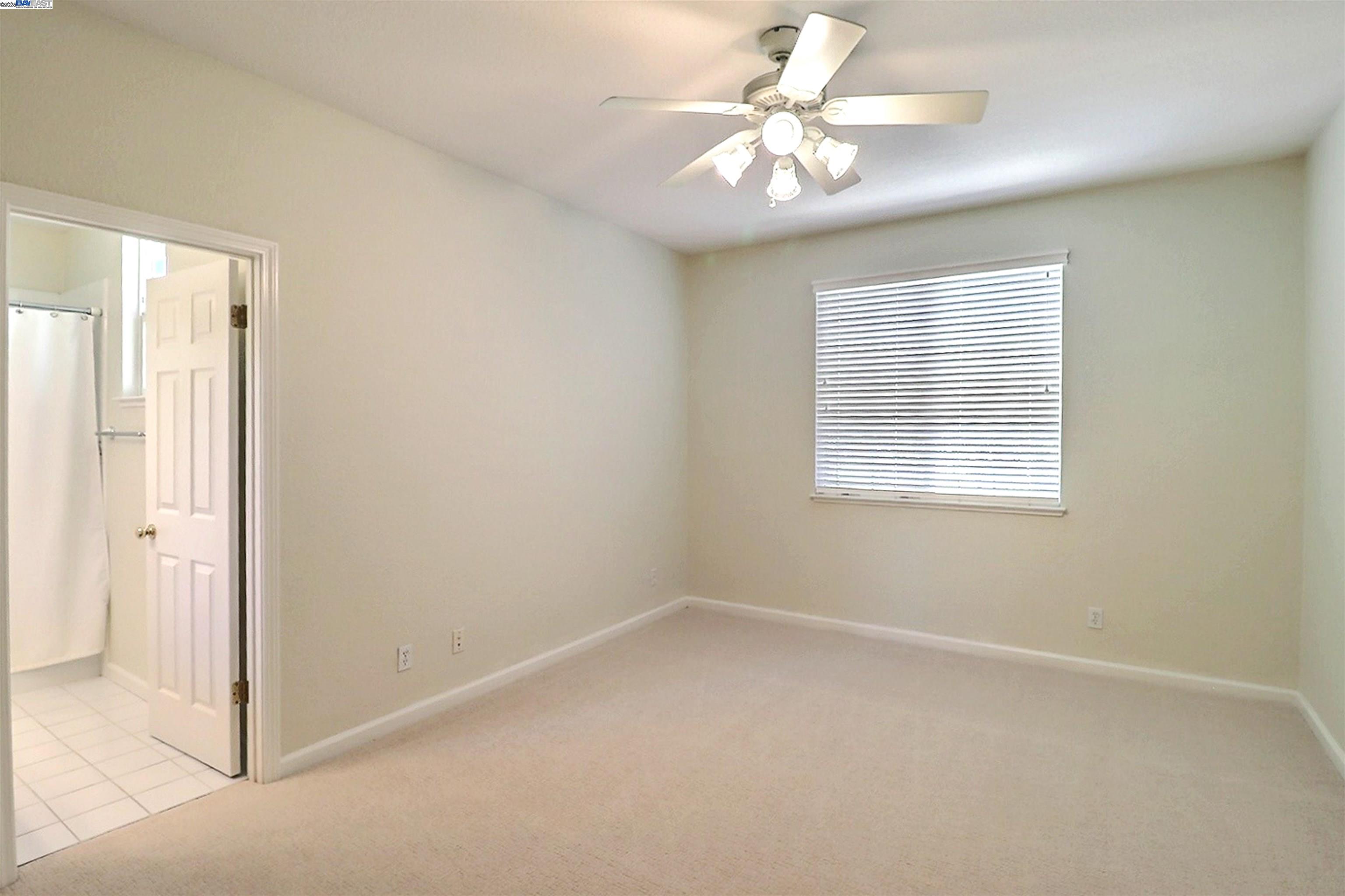 531 Half Moon Ct