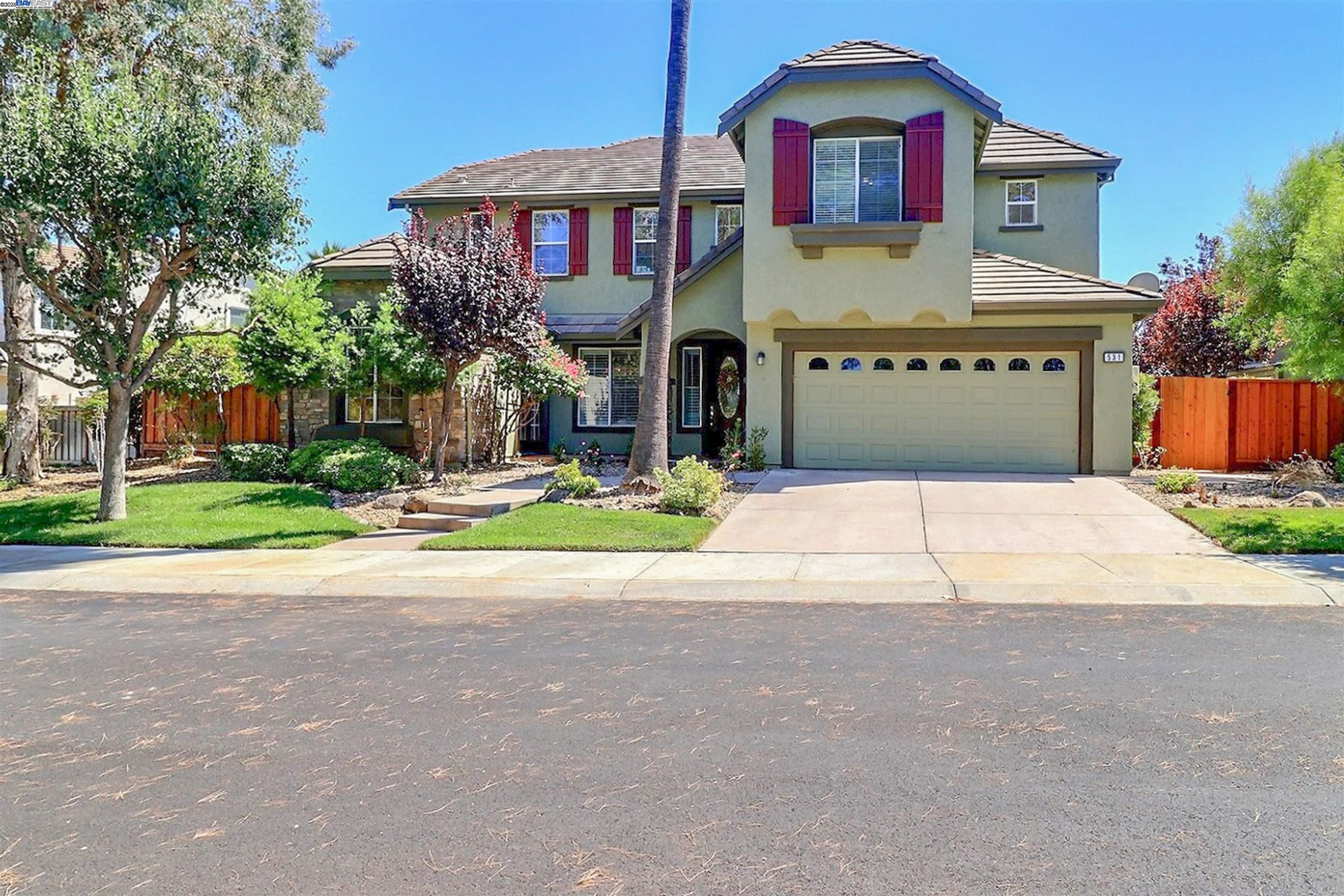 531 Half Moon Ct