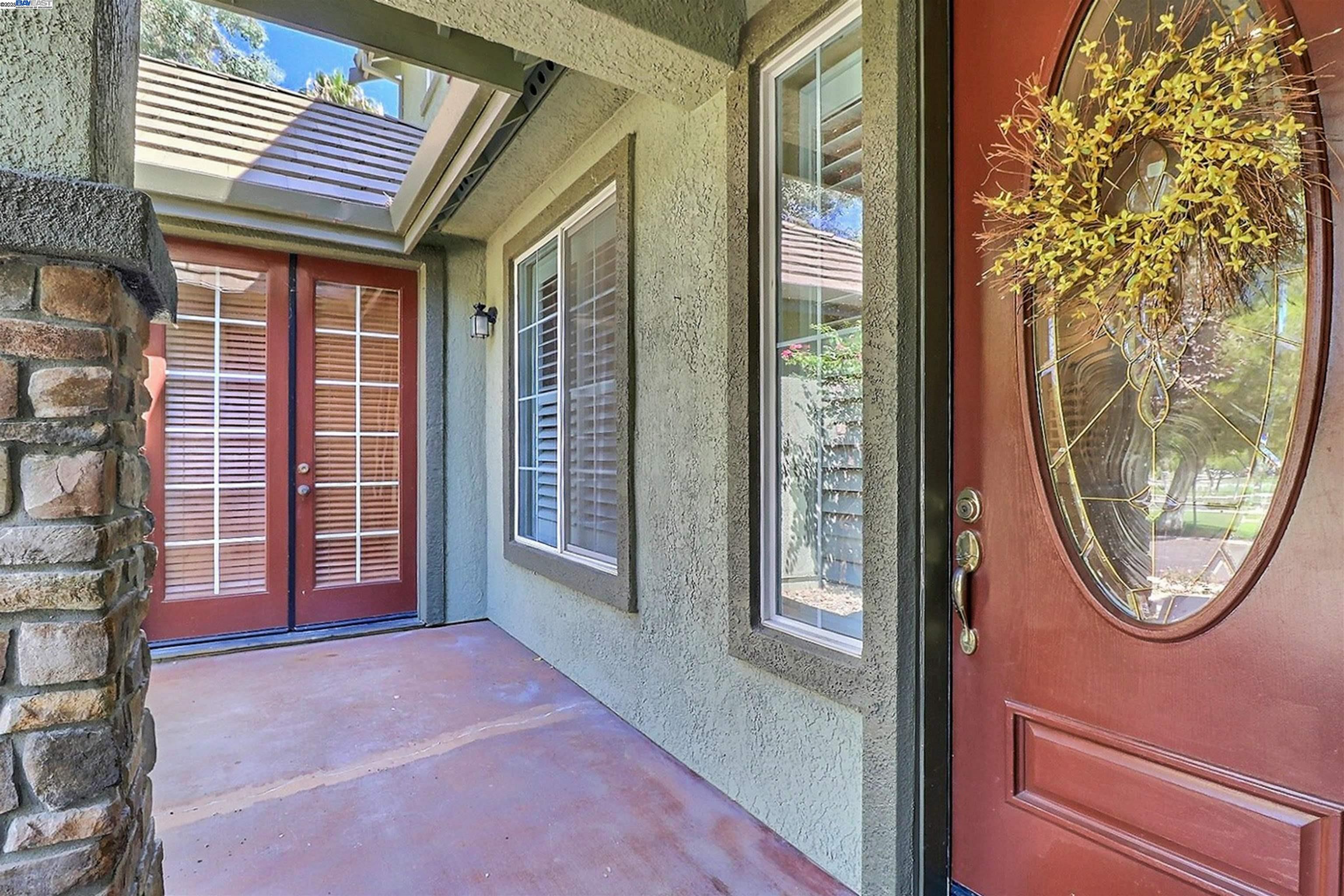 531 Half Moon Ct