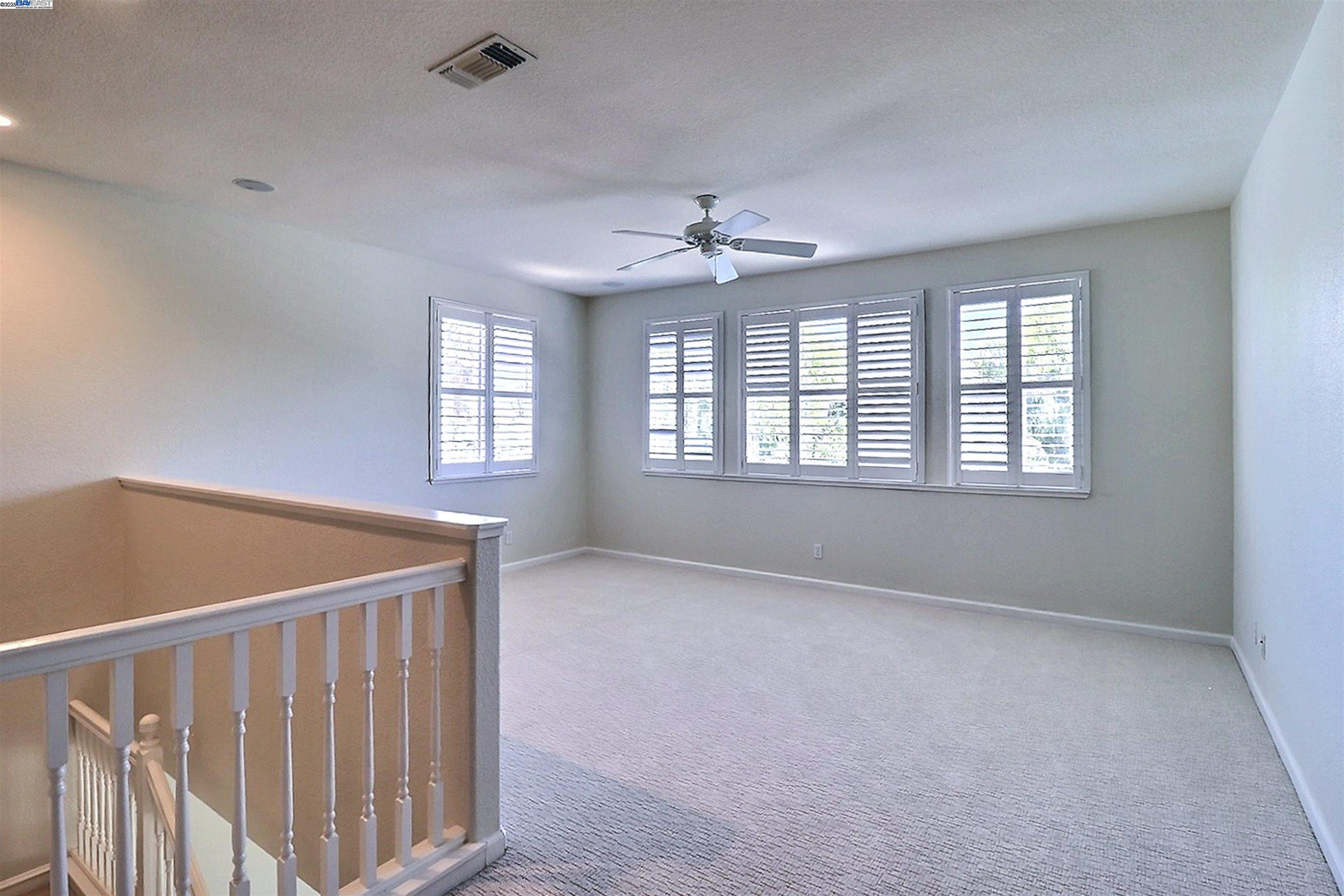 531 Half Moon Ct