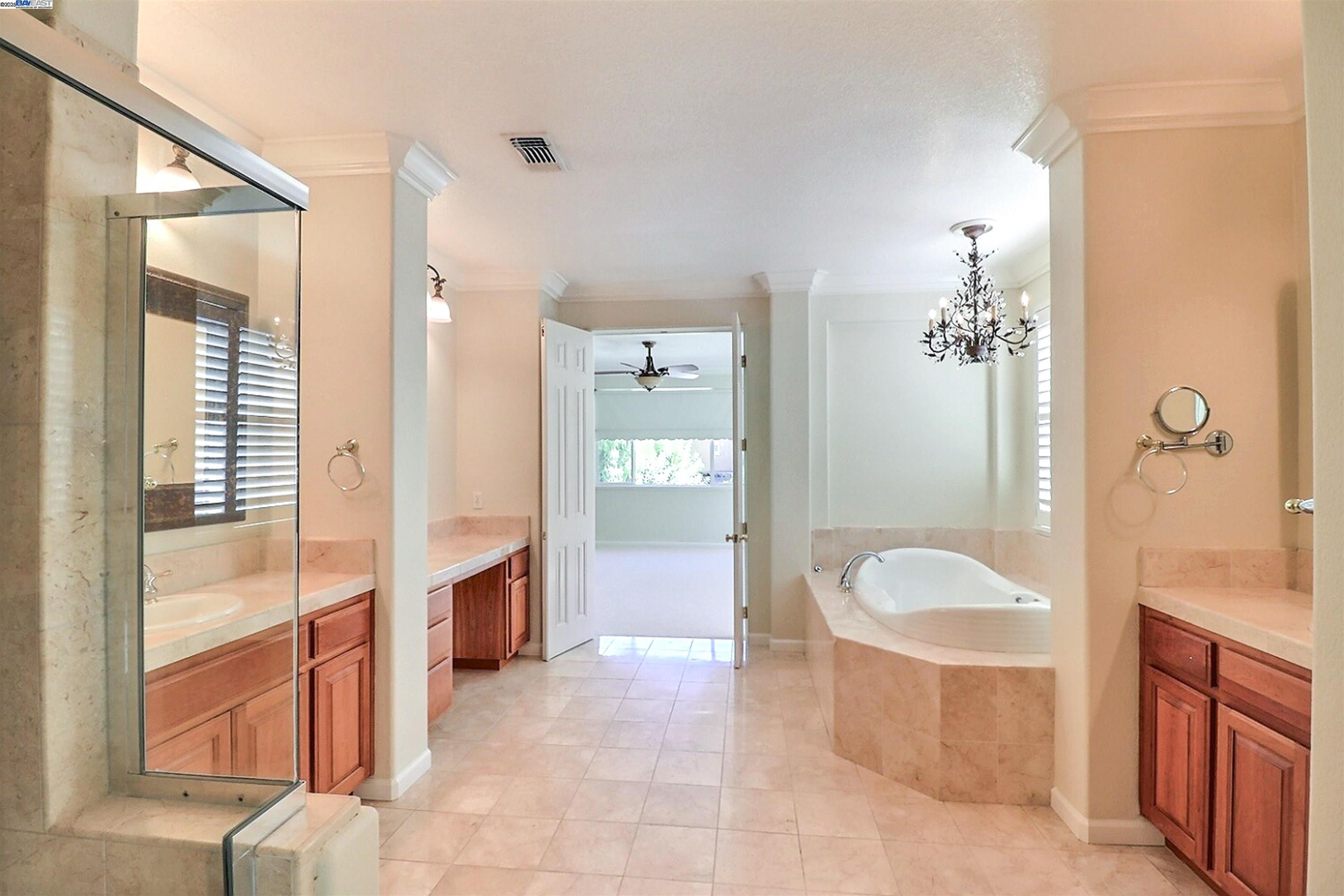 531 Half Moon Ct