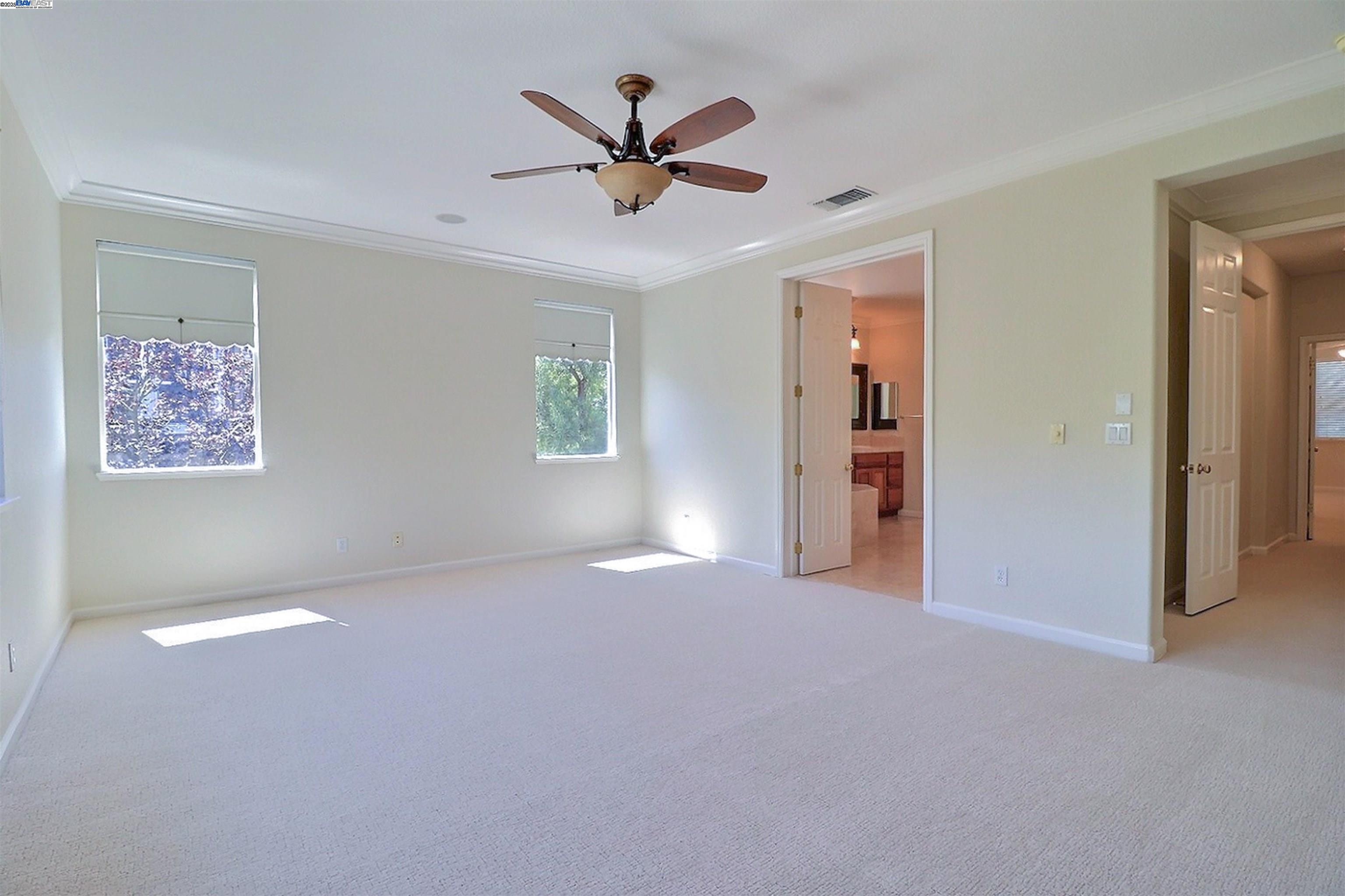 531 Half Moon Ct