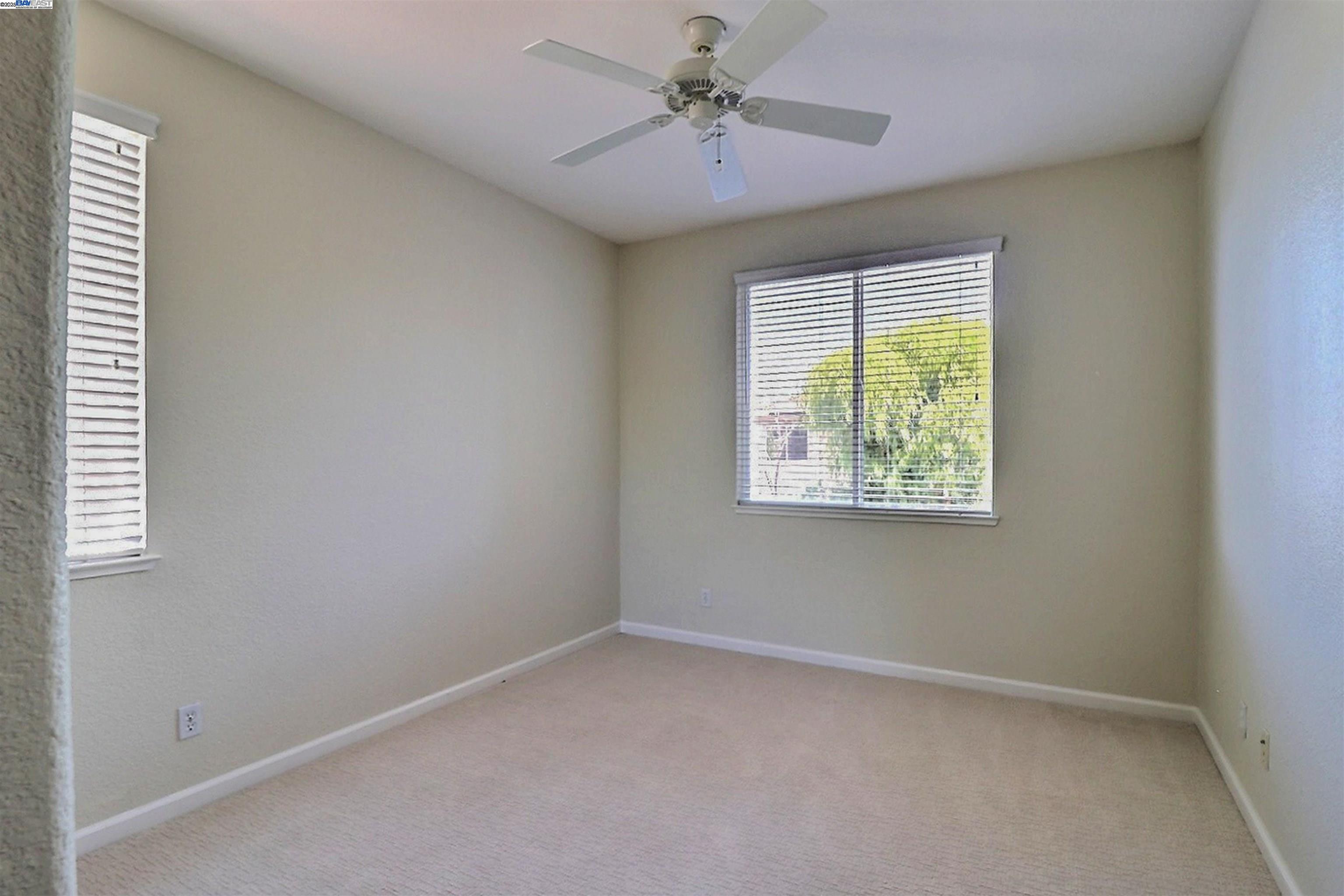 531 Half Moon Ct