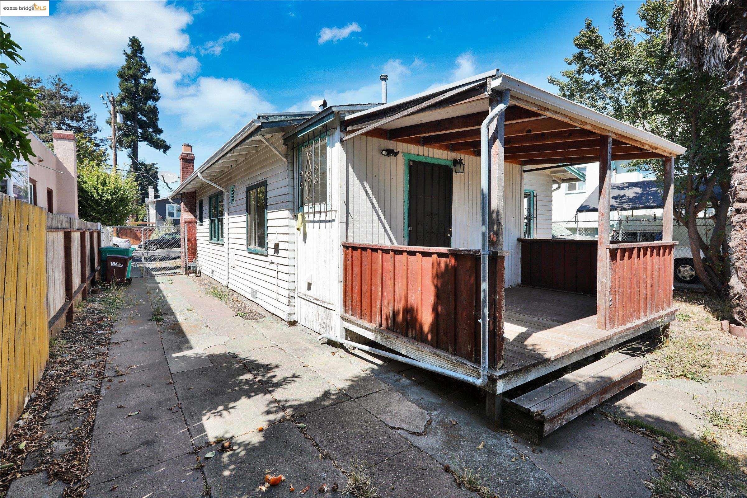 2506 61St Ave