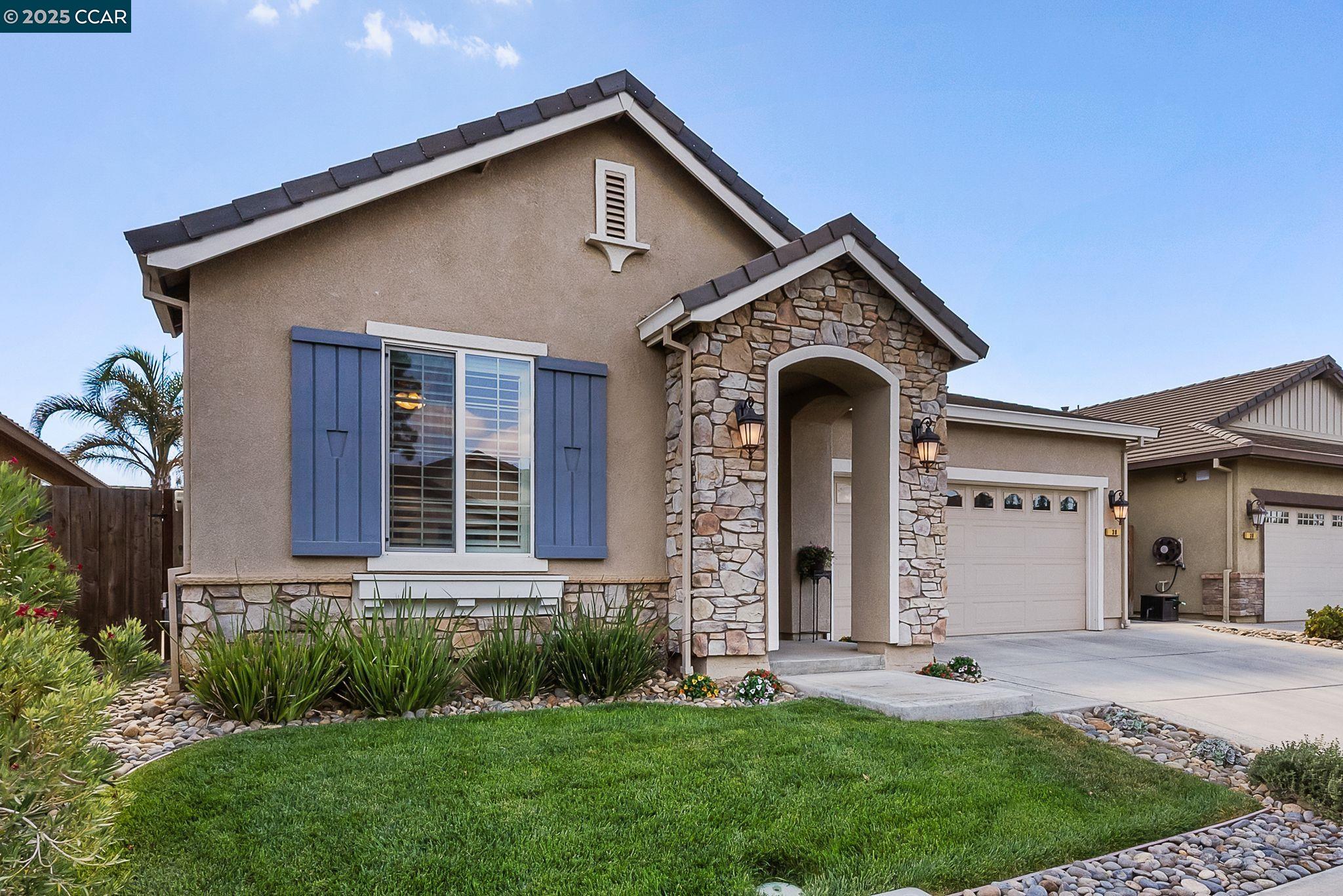 38 Outrigger Way