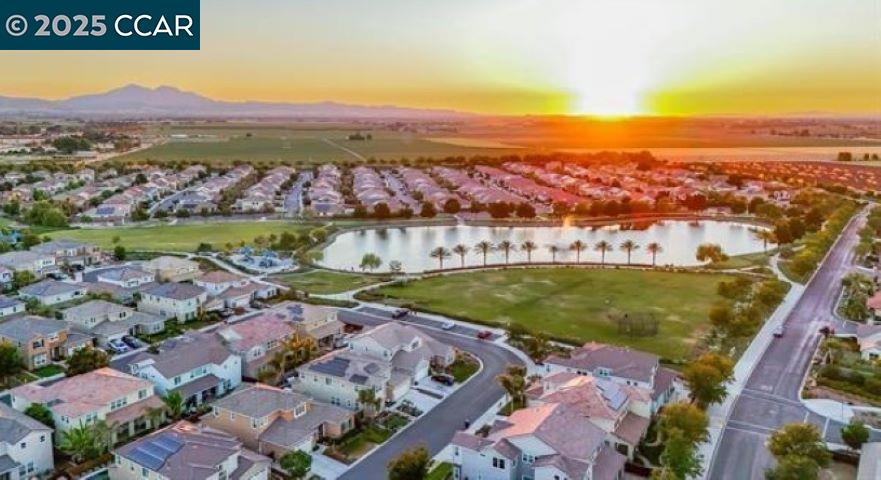 38 Outrigger Way