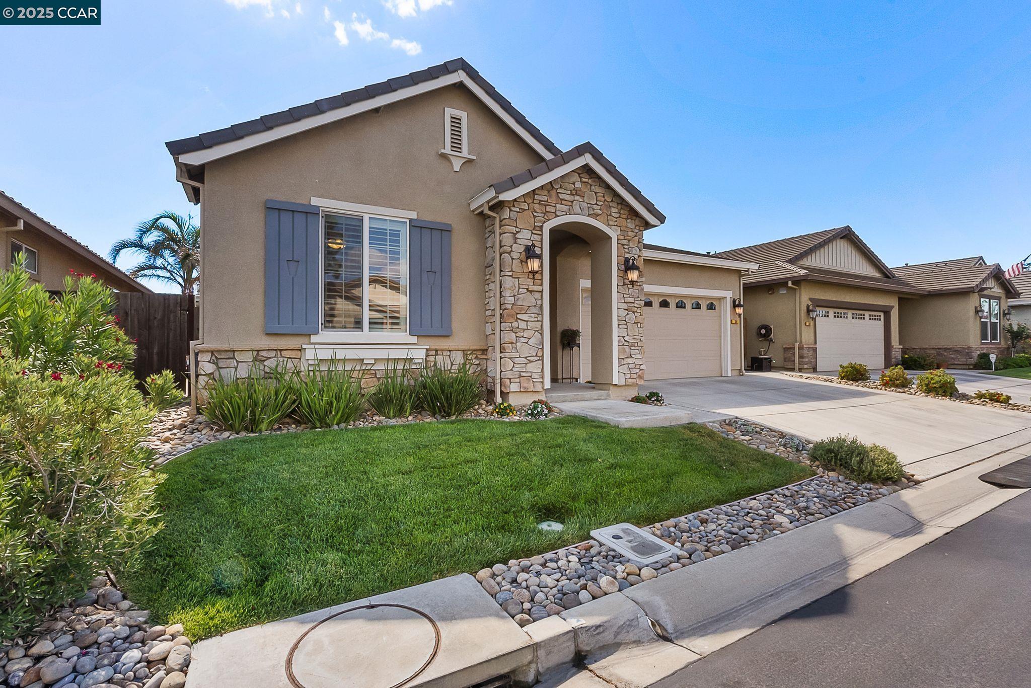38 Outrigger Way