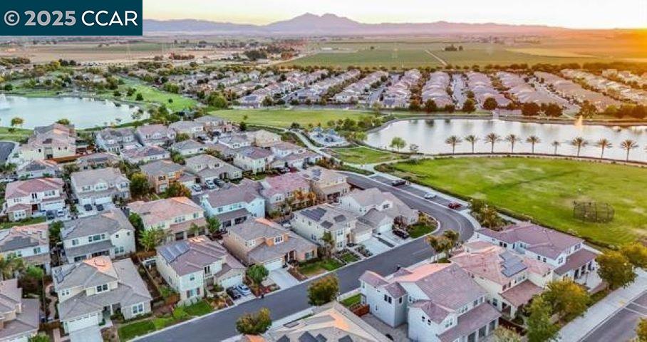 38 Outrigger Way
