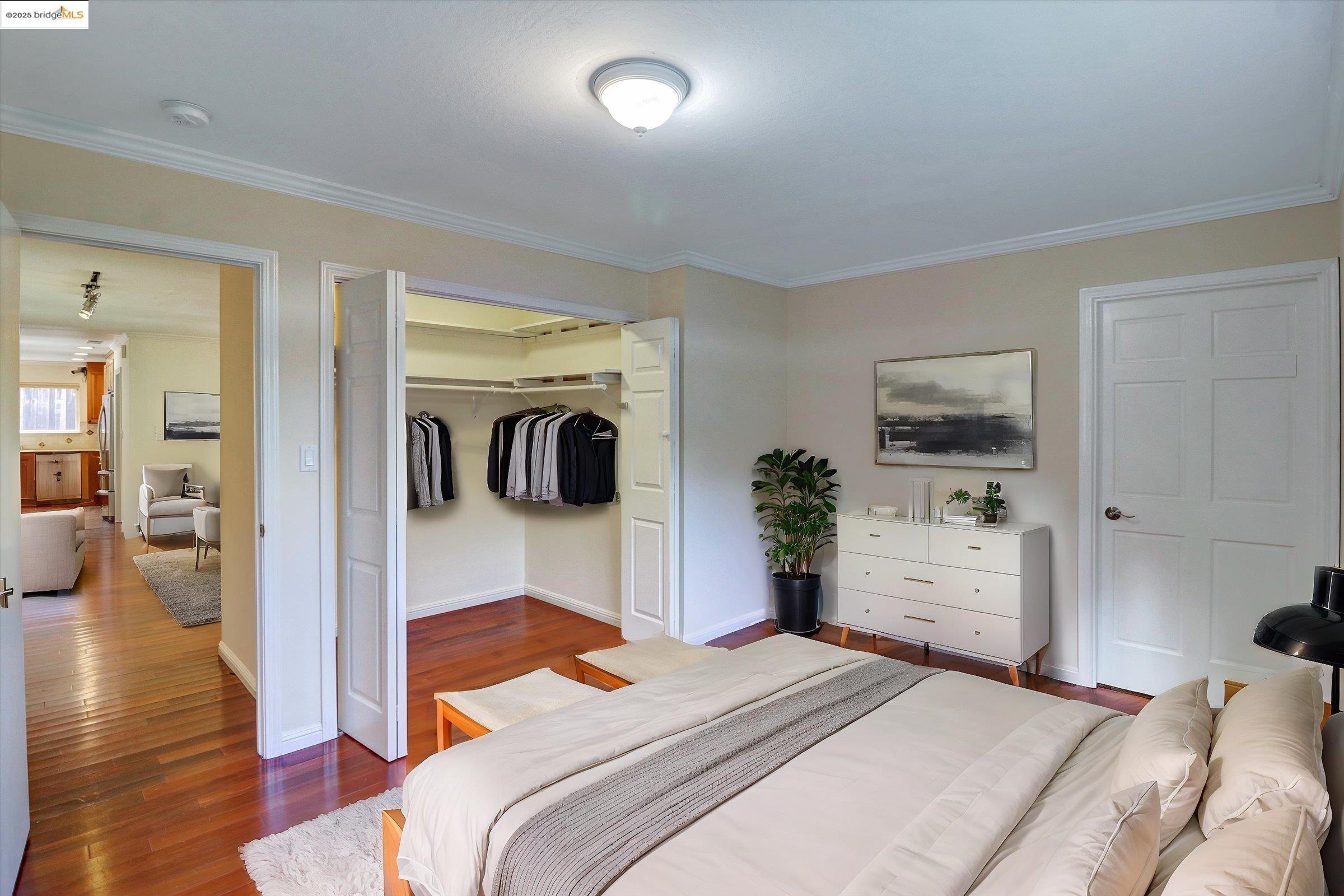 8153 Surrey Ln