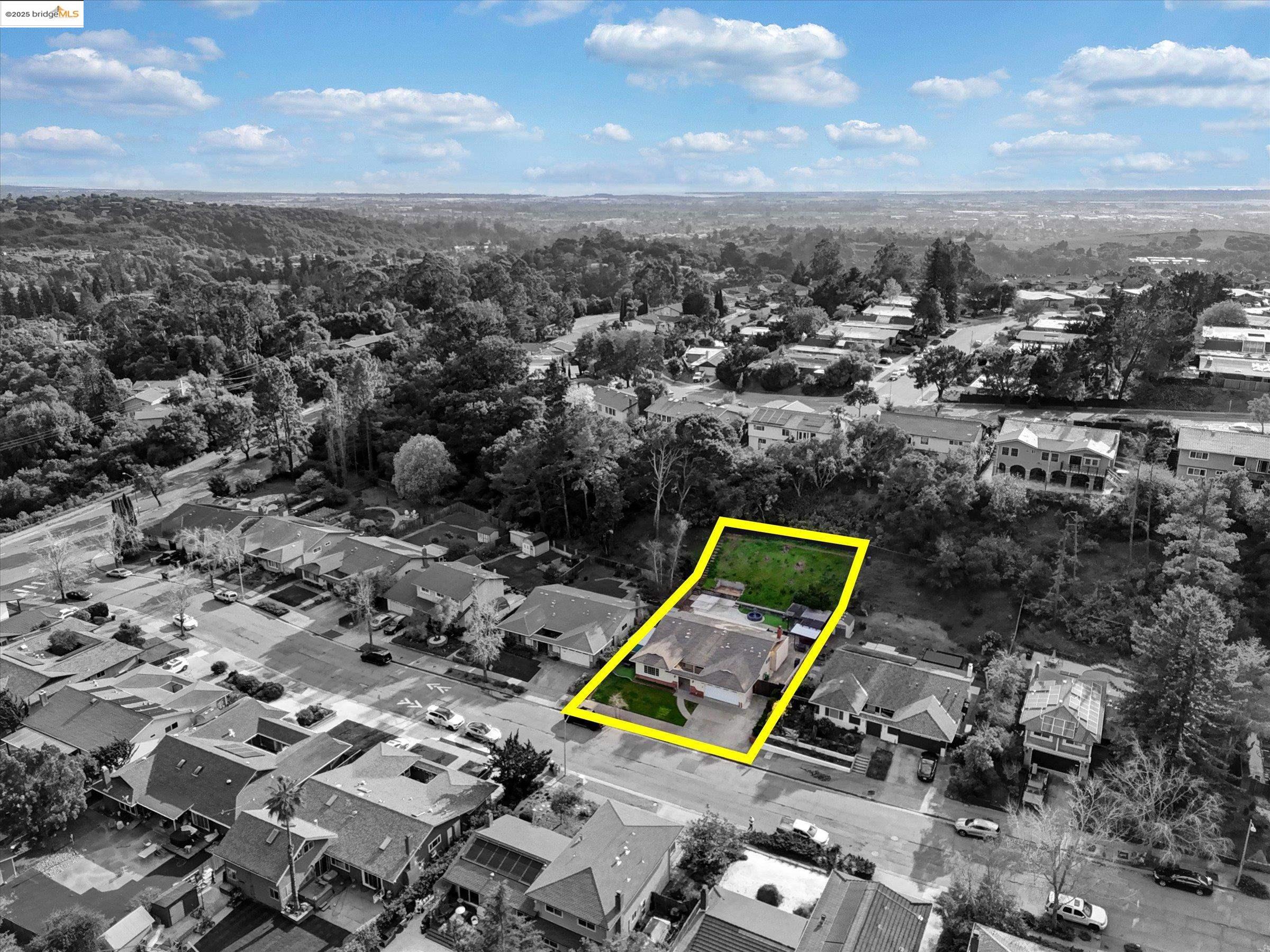 8153 Surrey Ln