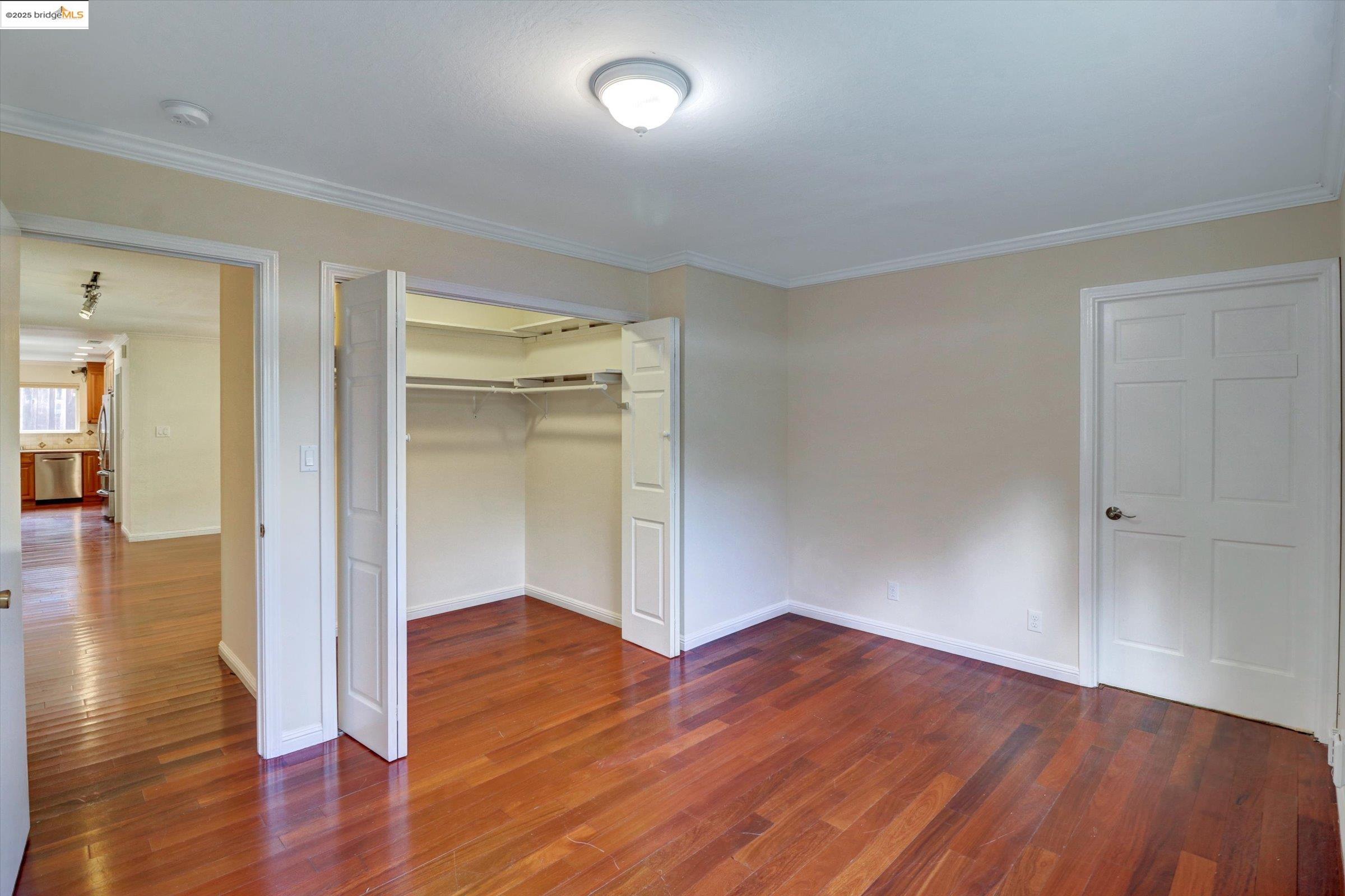 8153 Surrey Ln
