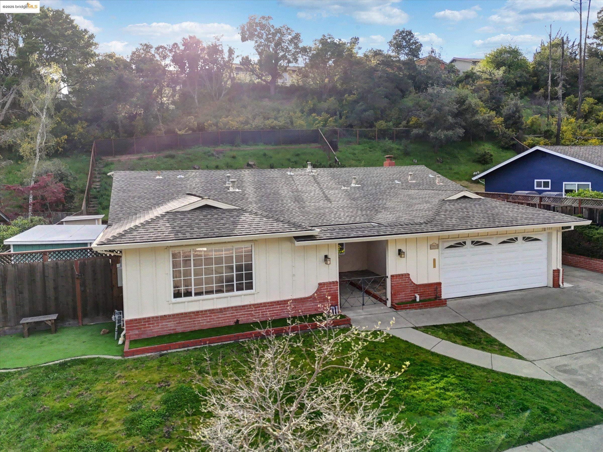 8153 Surrey Ln