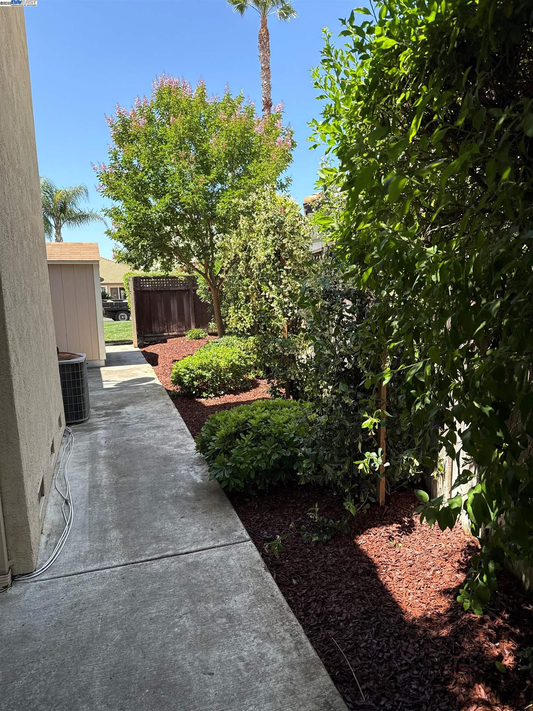5511 Lanai Ct