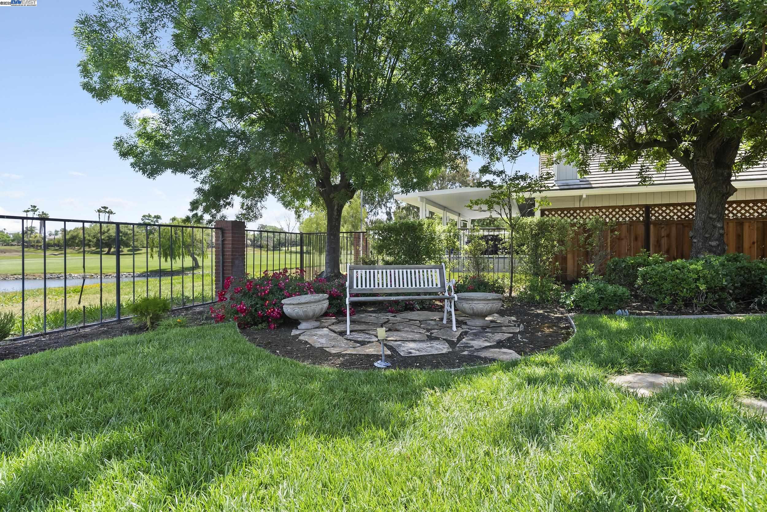 5511 Lanai Ct
