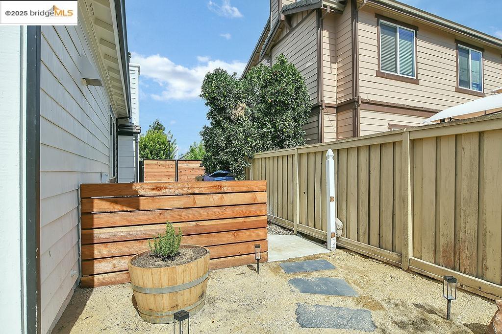 166 Trent Pl