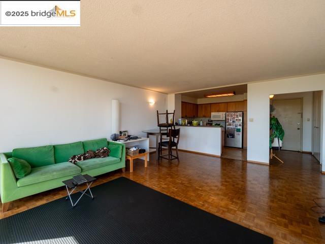320 Lee St 201