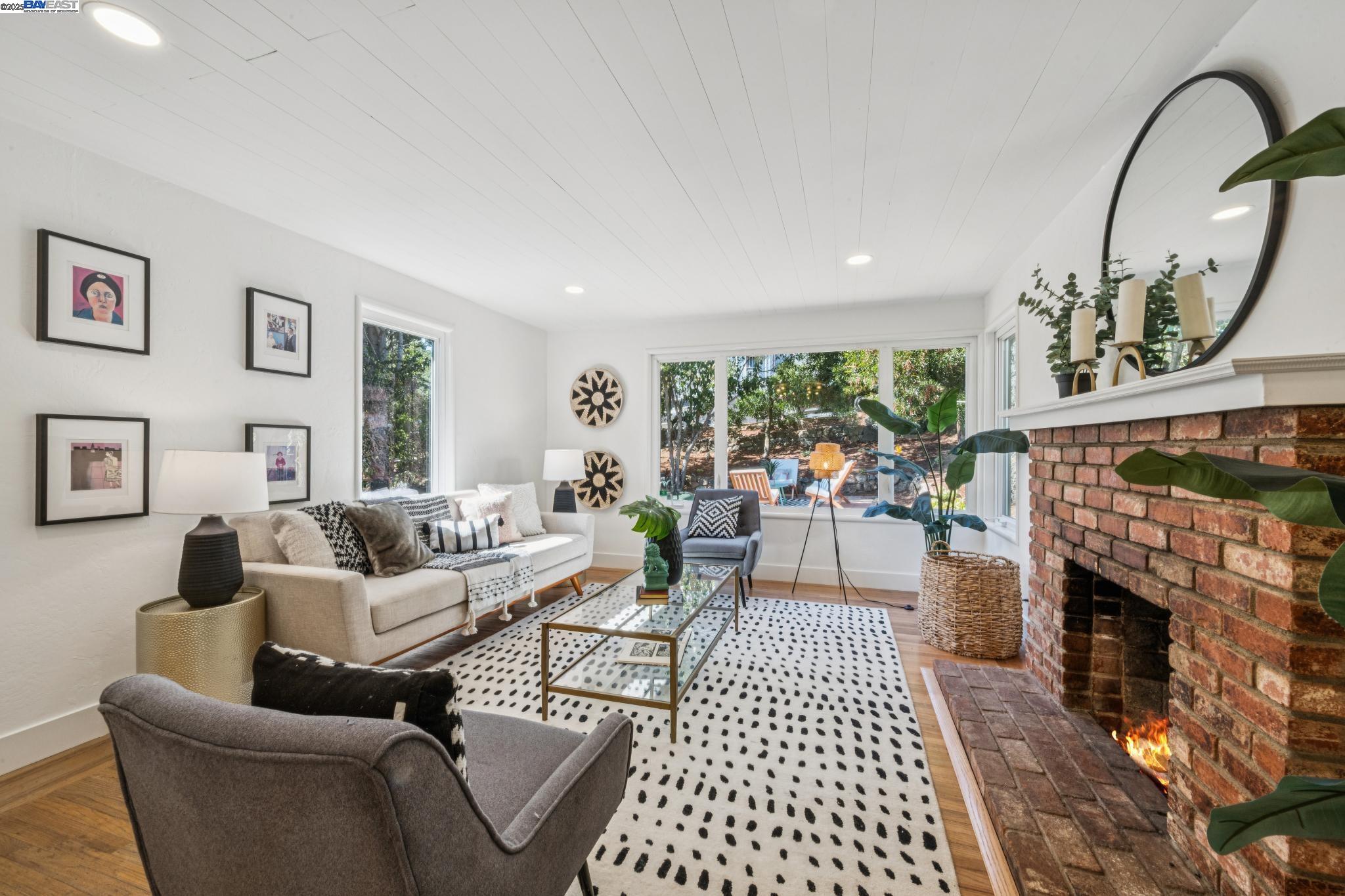 8024 GREENLY DRIVE