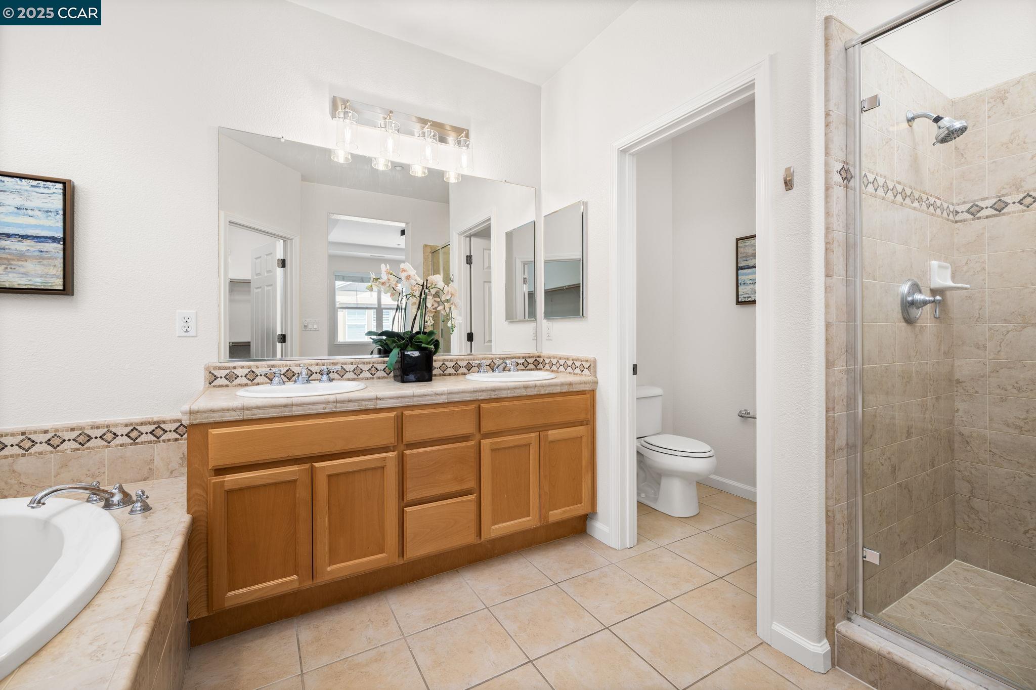 472 Chicory Ct