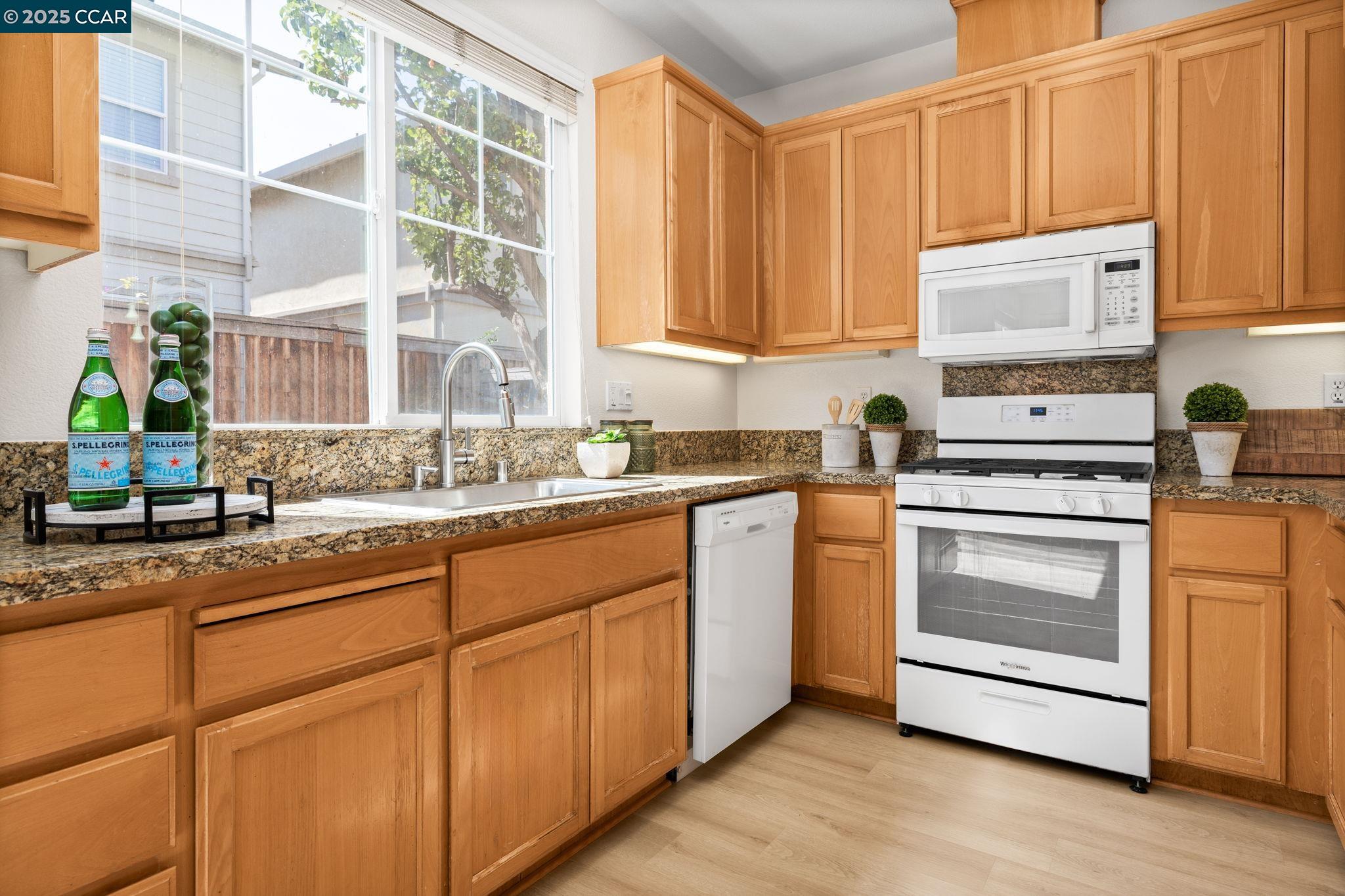 472 Chicory Ct