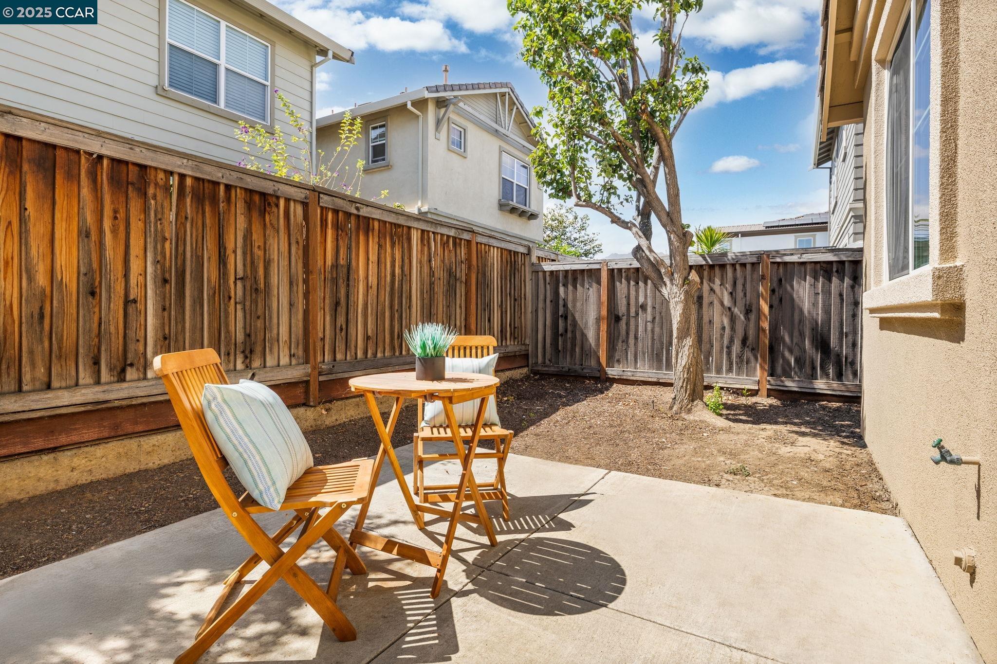 472 Chicory Ct