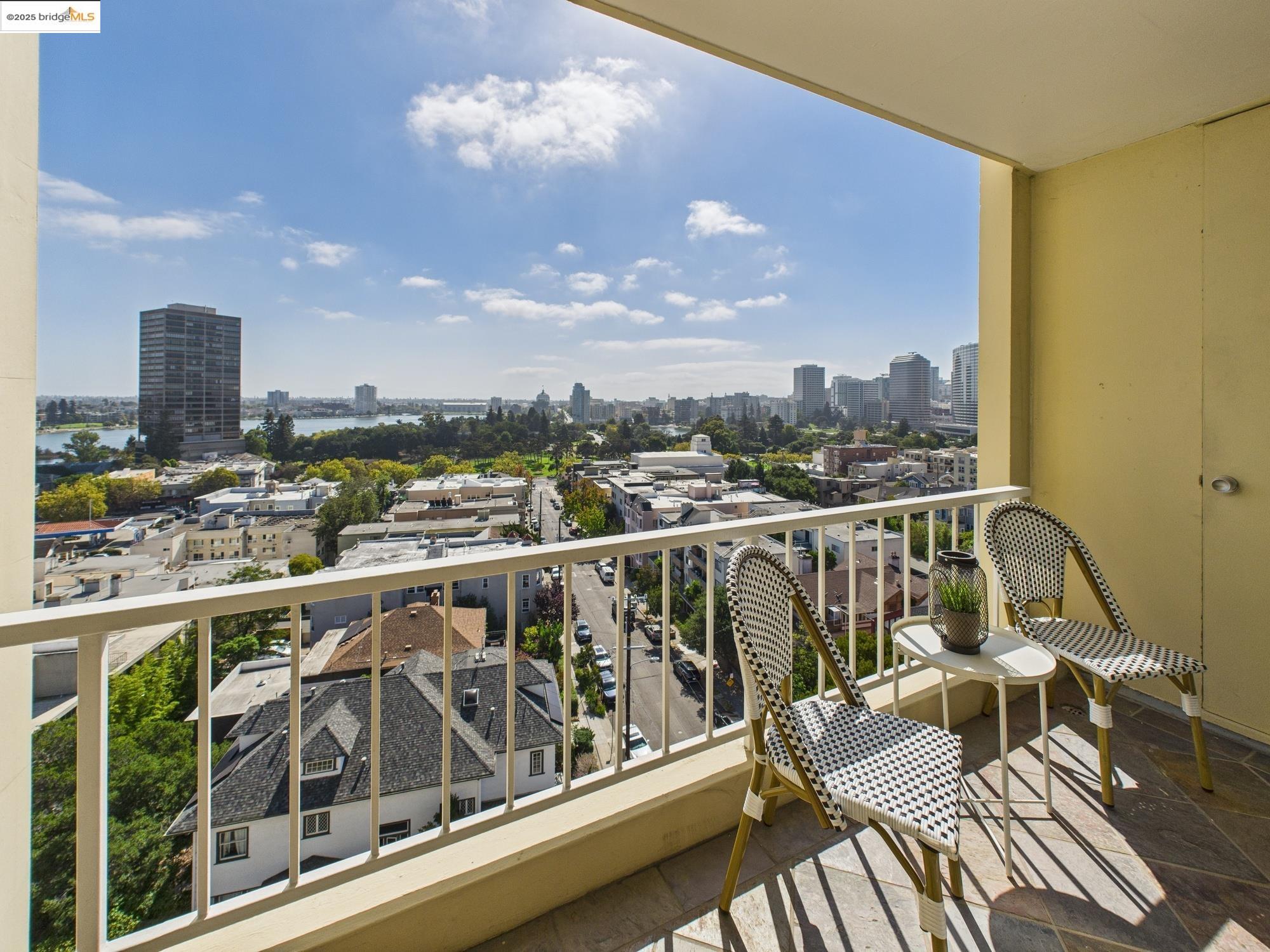 320 Lee St # 1002
