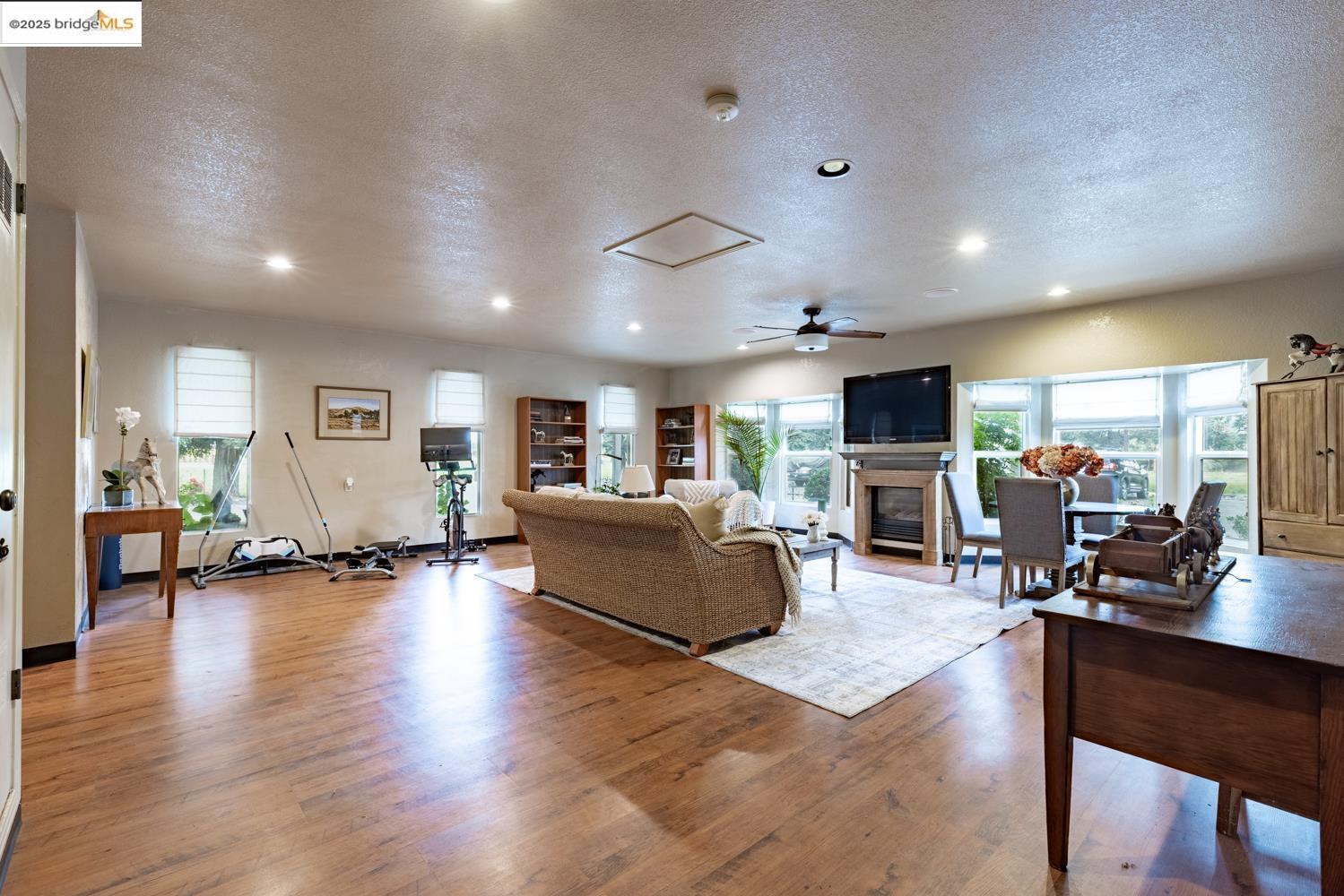 3942 Bentley Rd