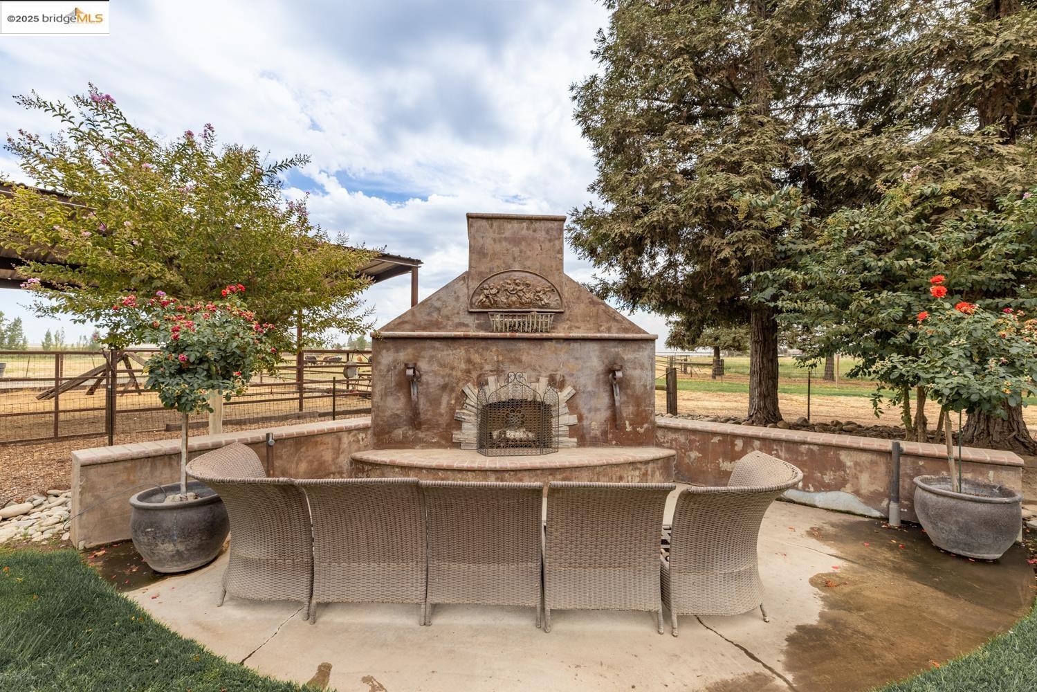 3942 Bentley Rd