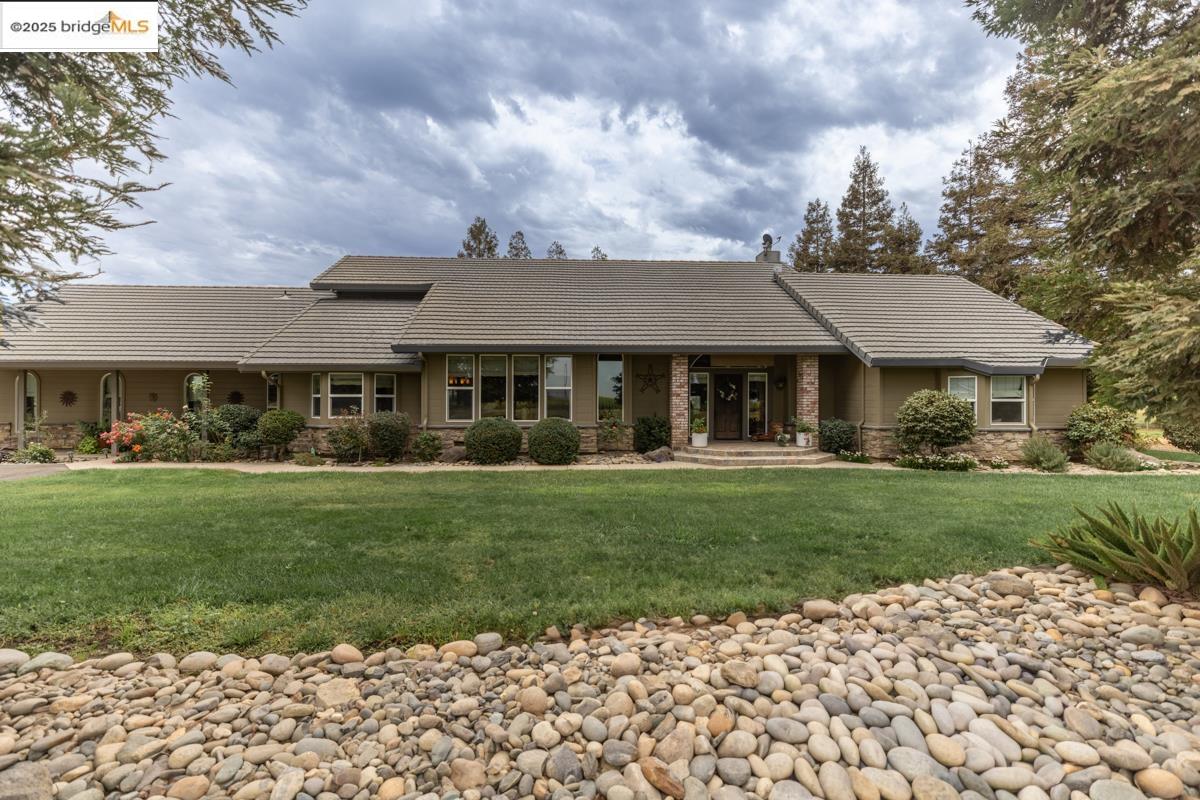 3942 Bentley Rd