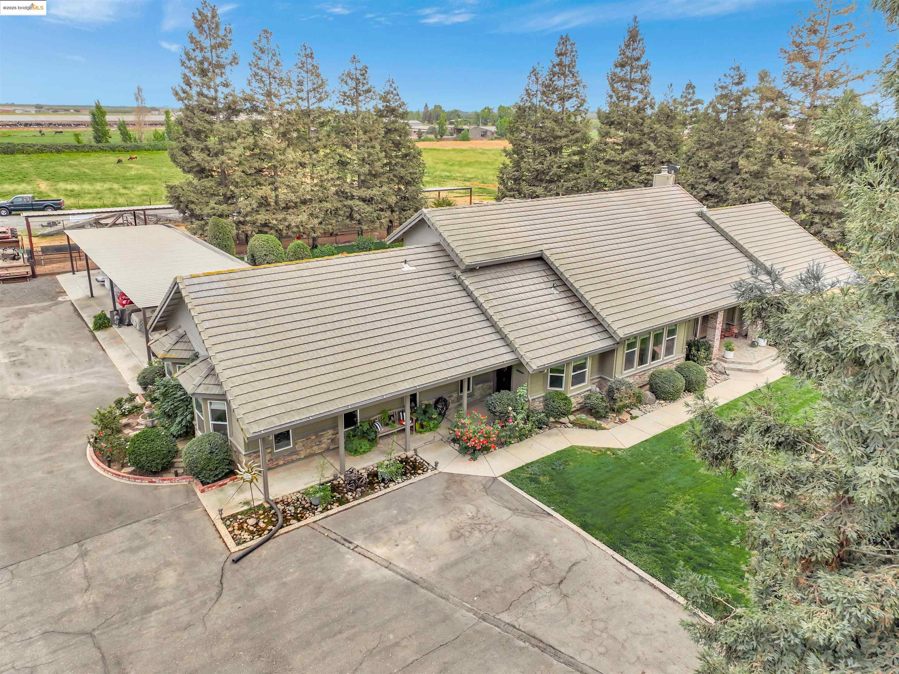 3942 Bentley Rd
