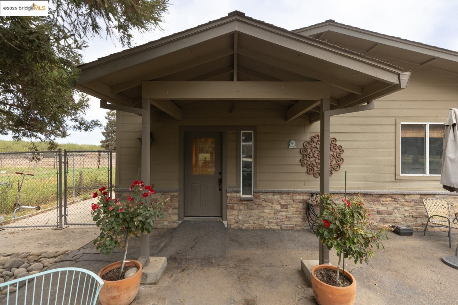 3942 Bentley Rd