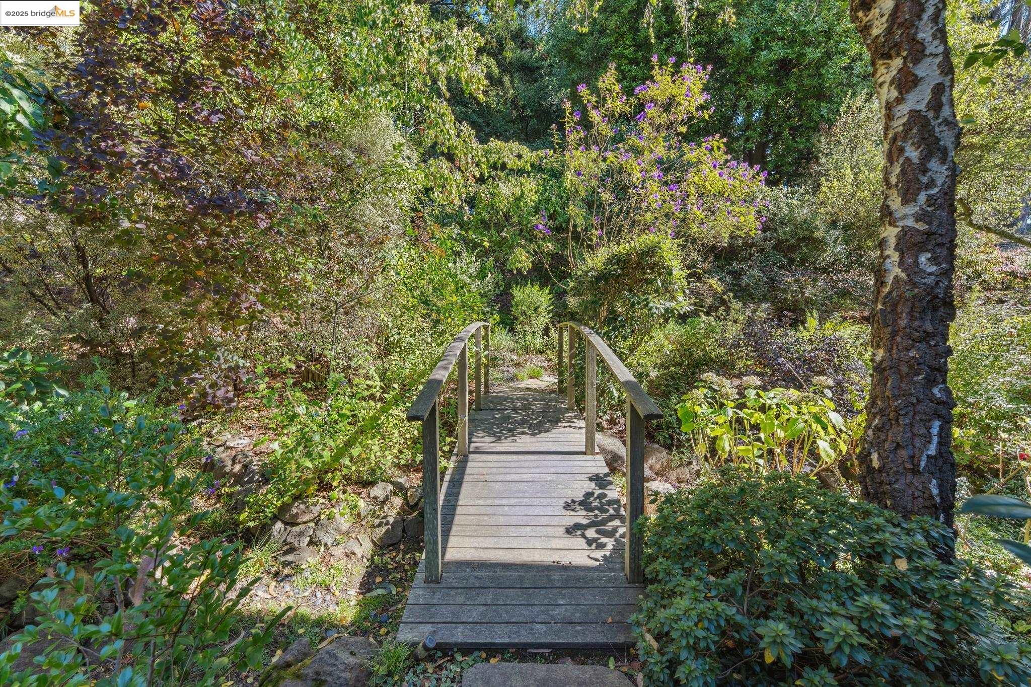 1540 SUMMIT ROAD