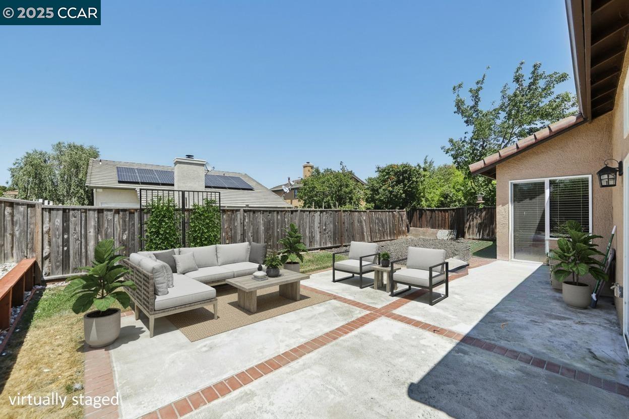 2118 Connie Ln