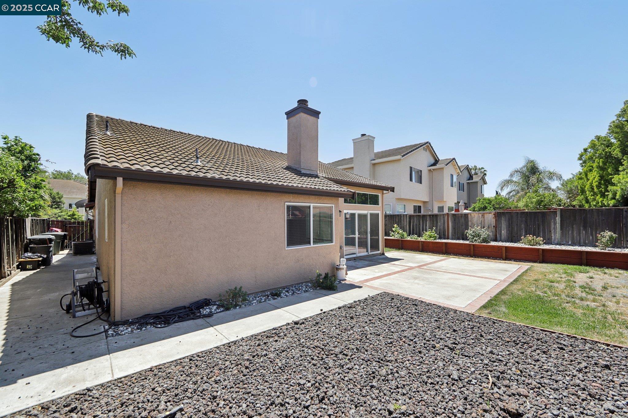 2118 Connie Ln