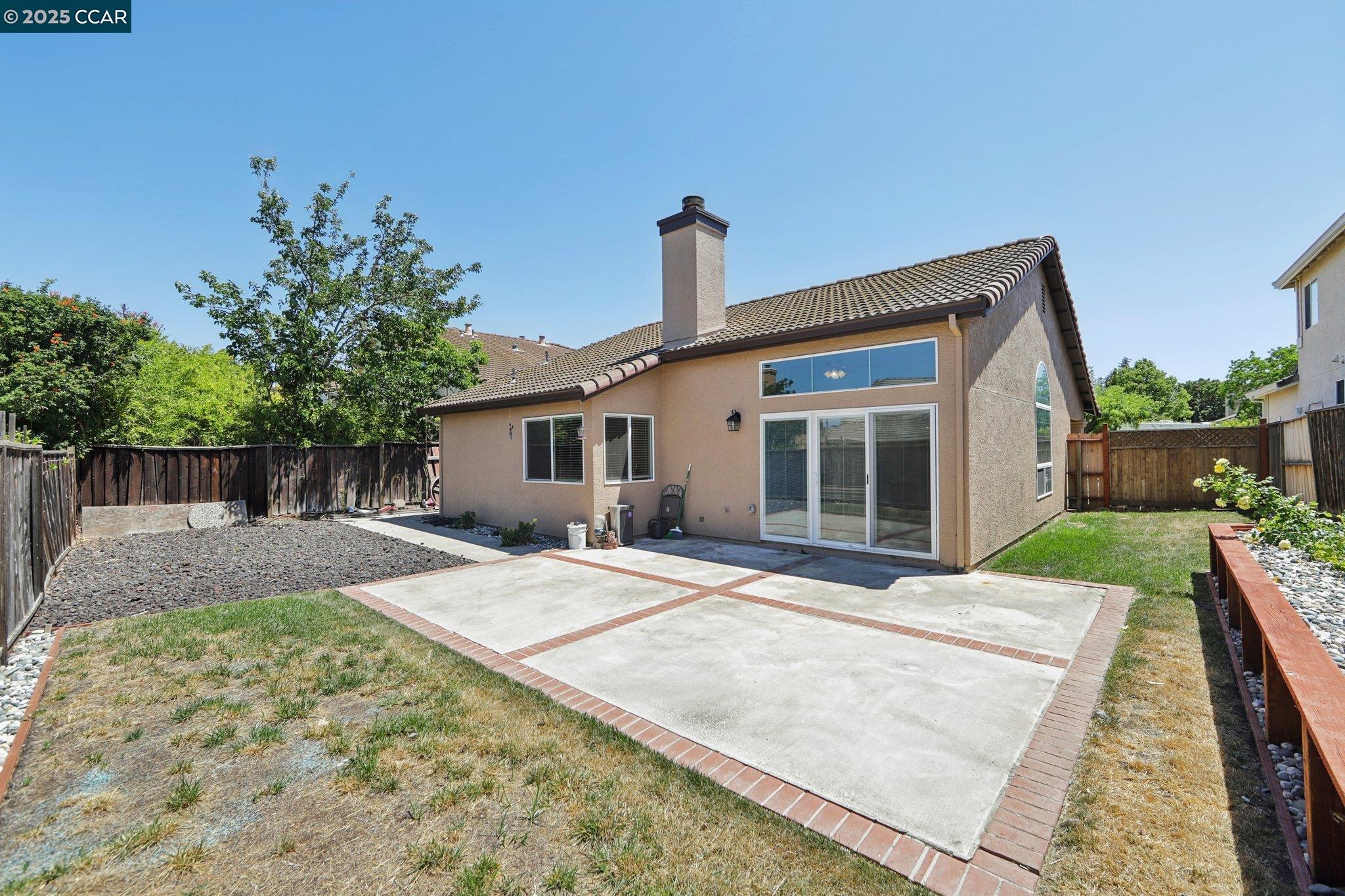 2118 Connie Ln
