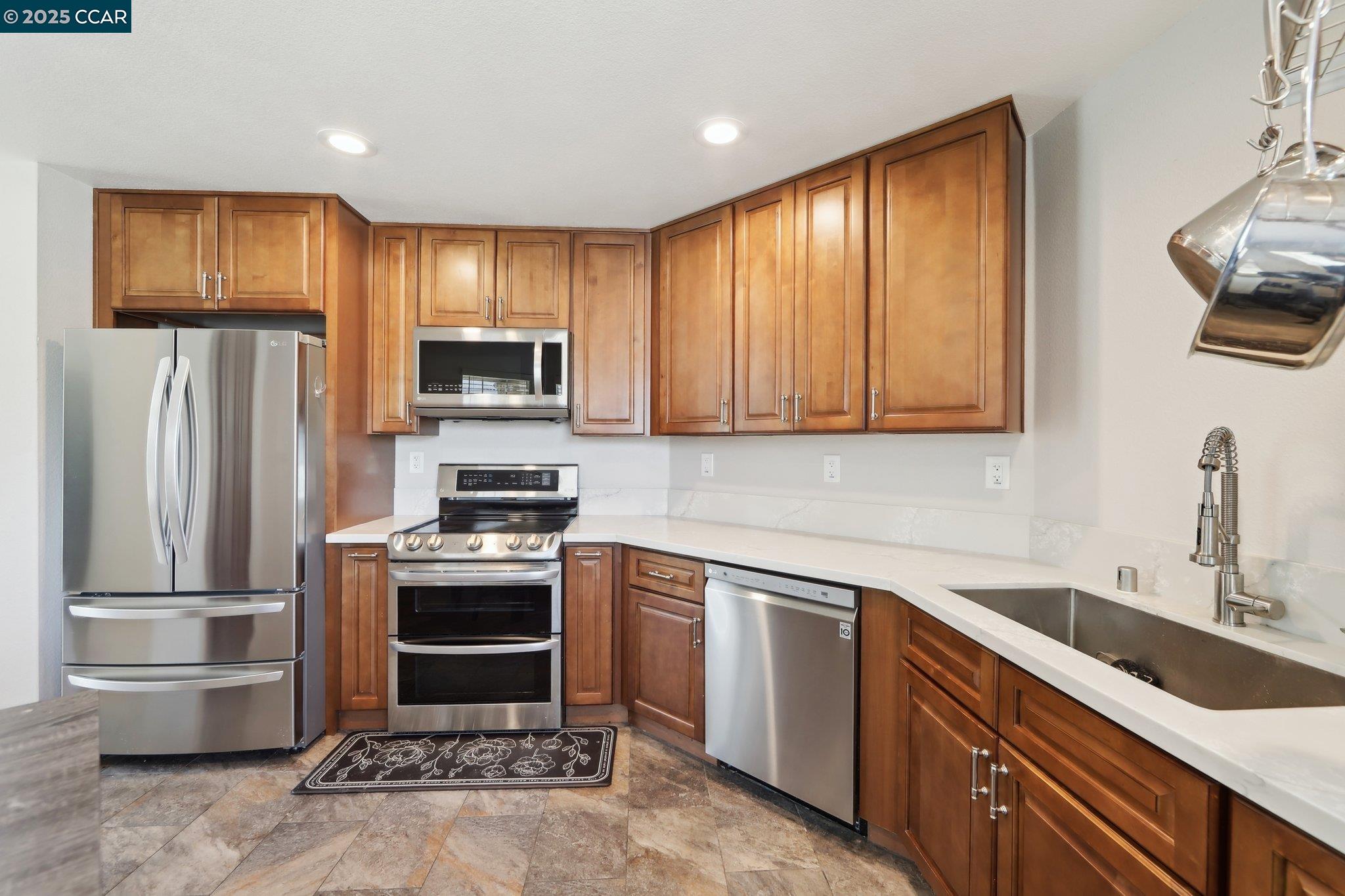 2118 Connie Ln