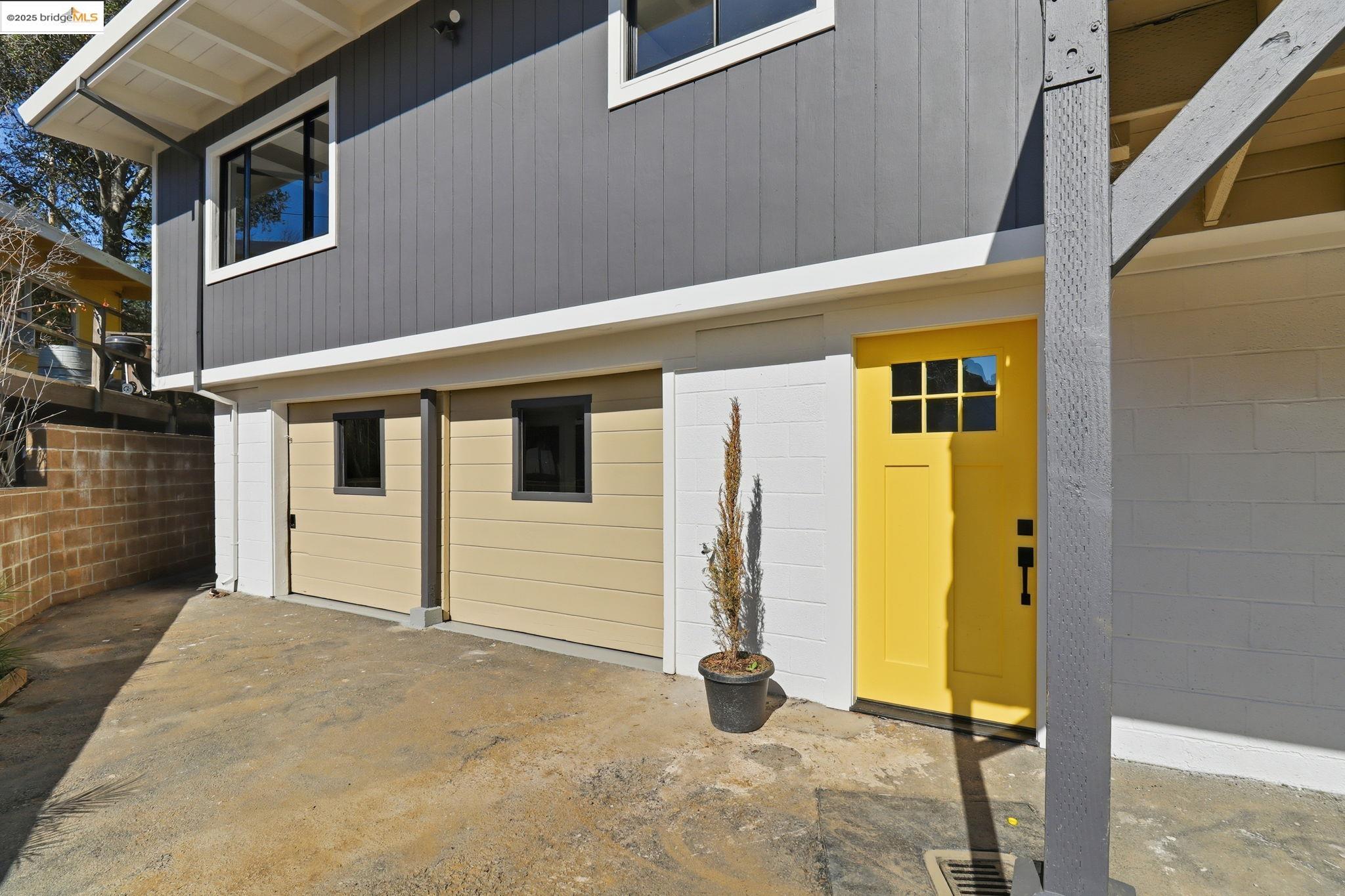 2 Hillcrest Ct