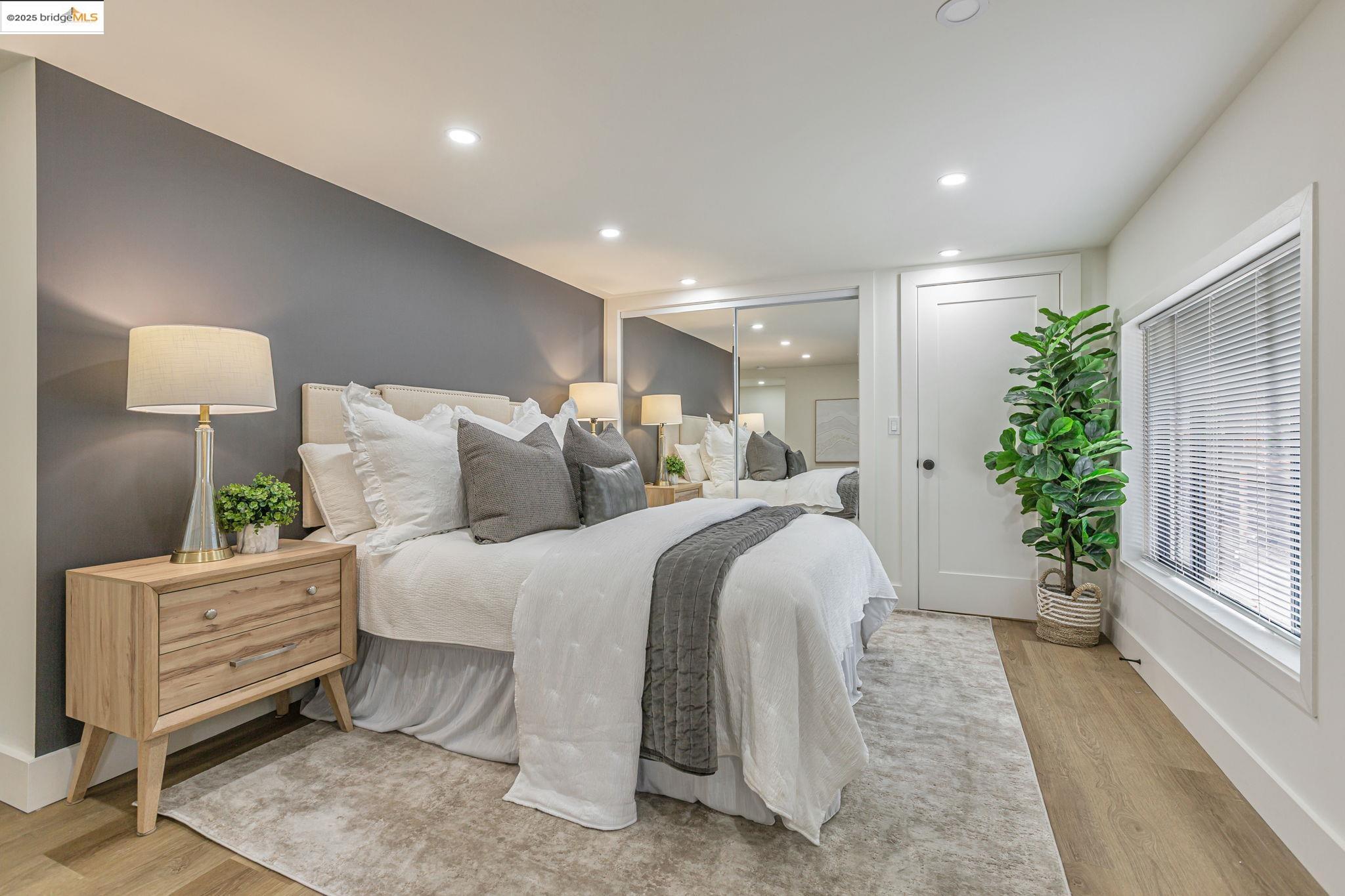 2 Hillcrest Ct