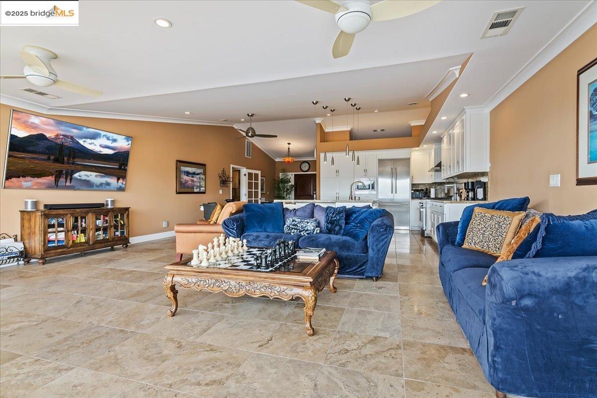 231 Discovery Bay Blvd