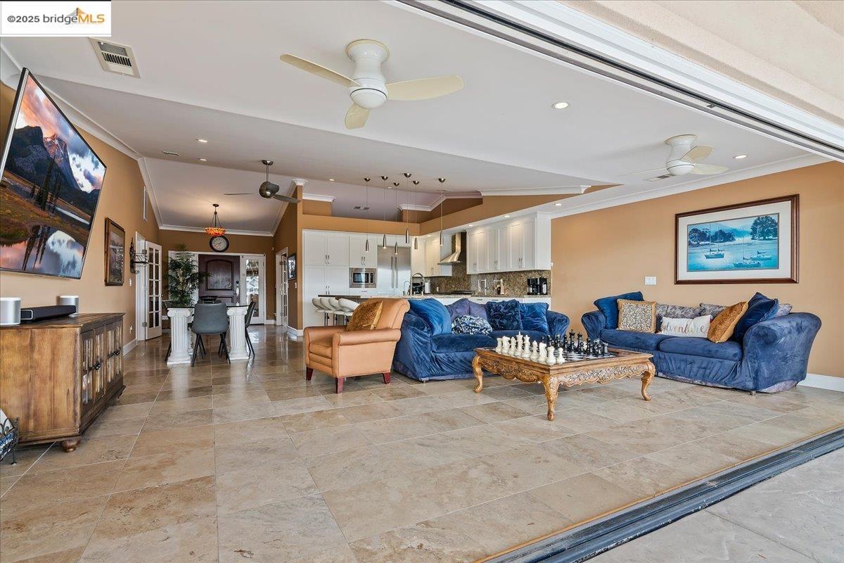 231 Discovery Bay Blvd