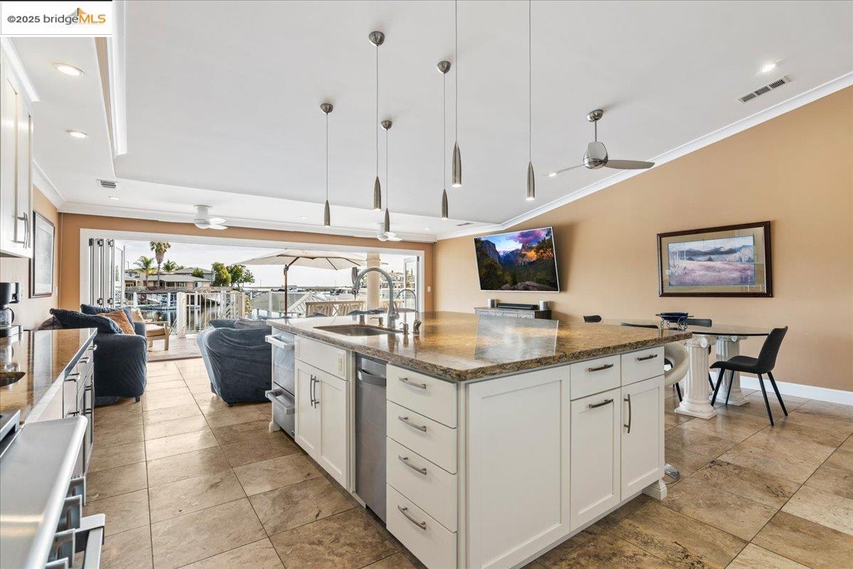 231 Discovery Bay Blvd
