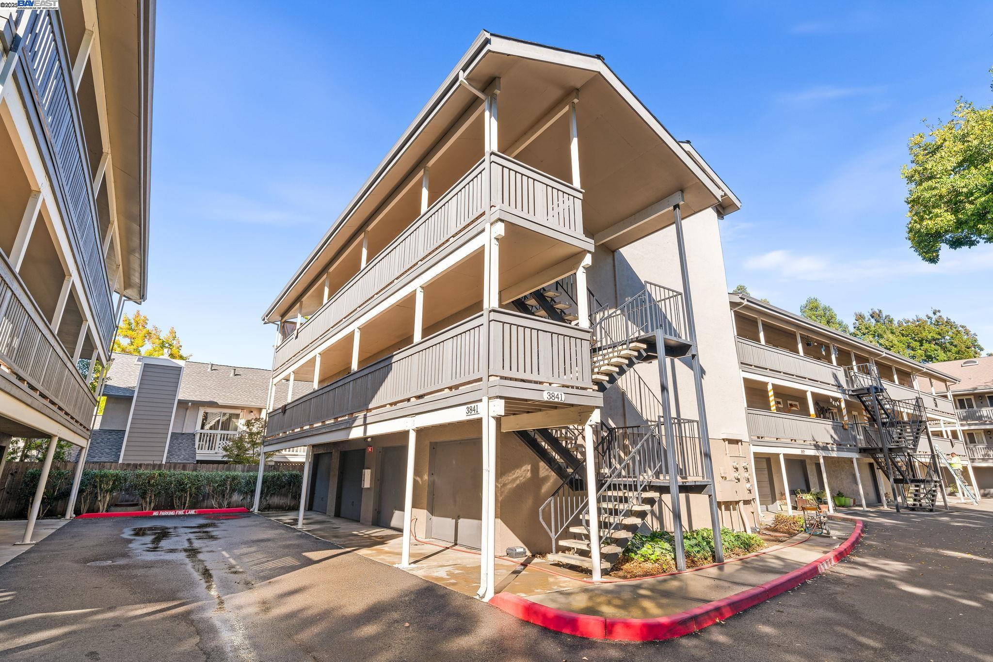 3841 Vineyard Ave. # B Unit: 18 / B