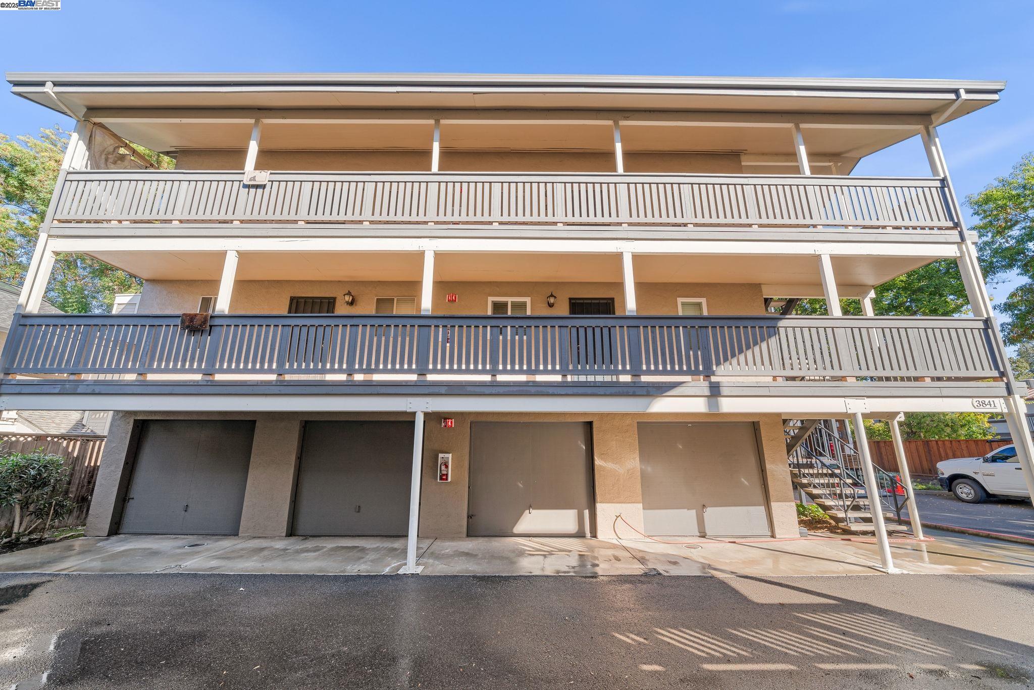 3841 Vineyard Ave. # B Unit: 18 / B