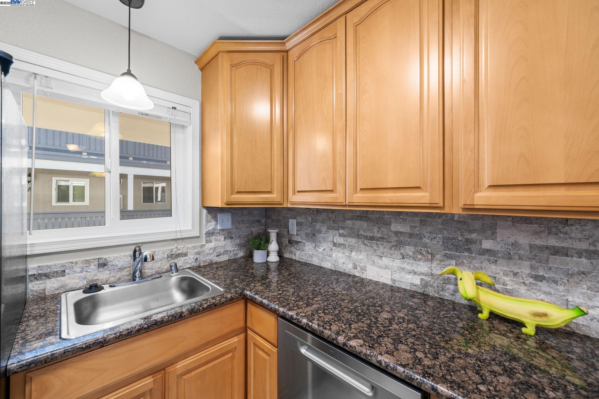 3841 Vineyard Ave. # B Unit: 18 / B