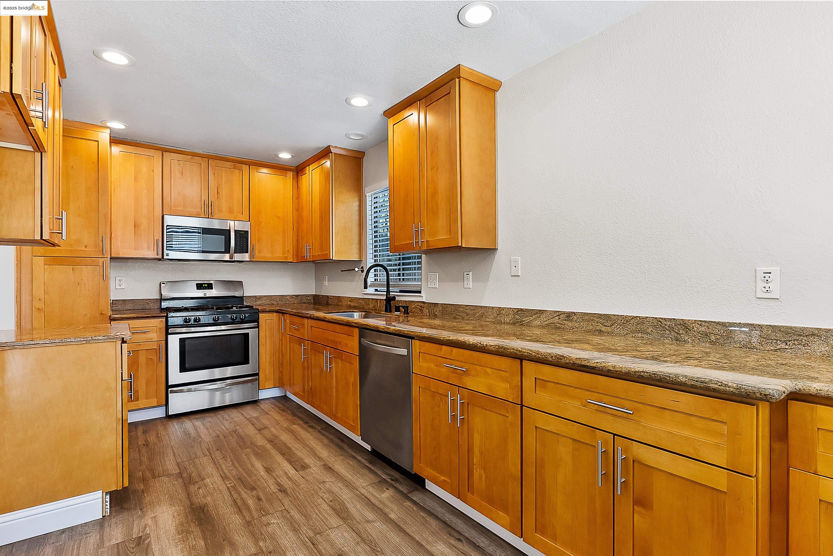 2245 Pinenut Ct