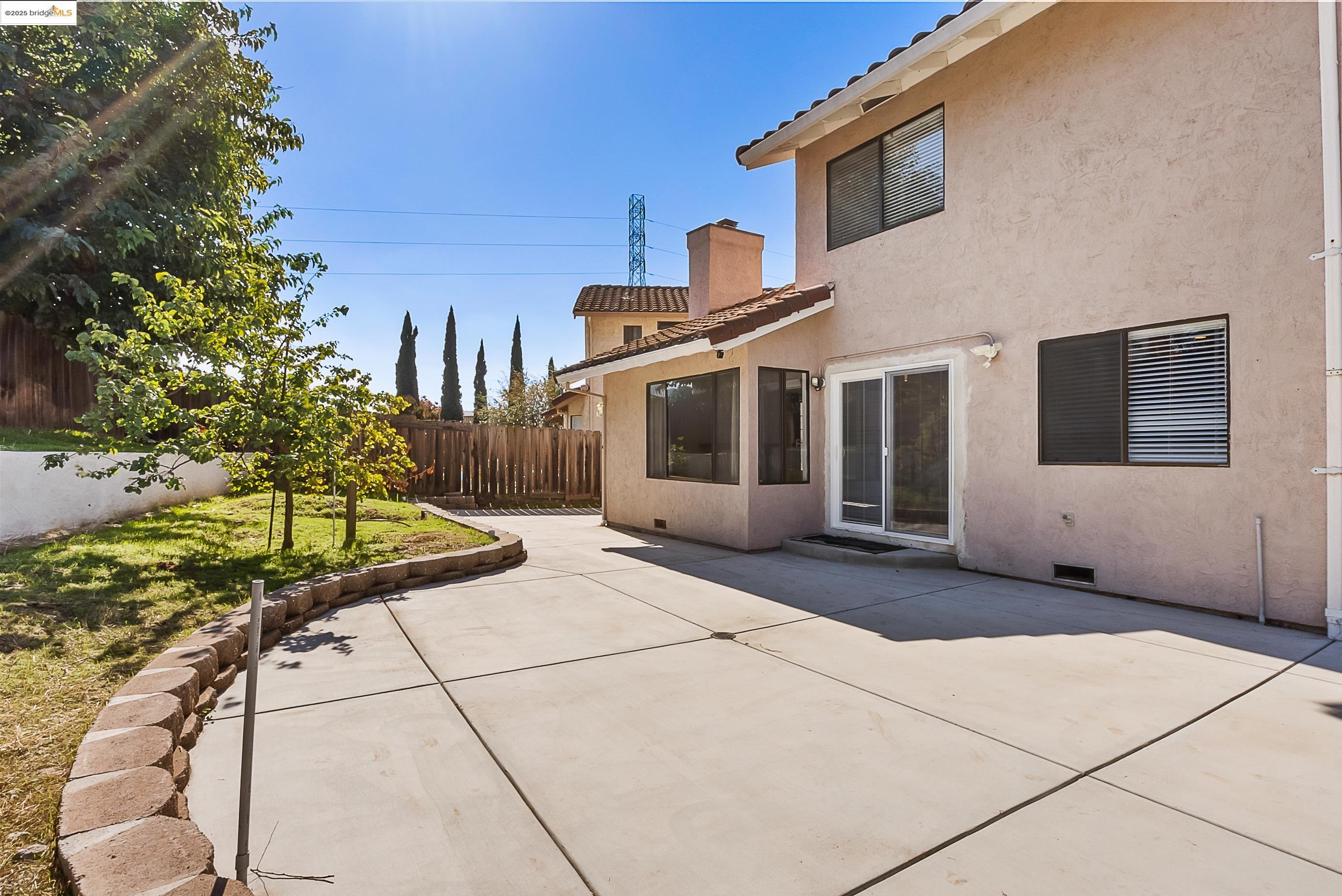 2245 Pinenut Ct