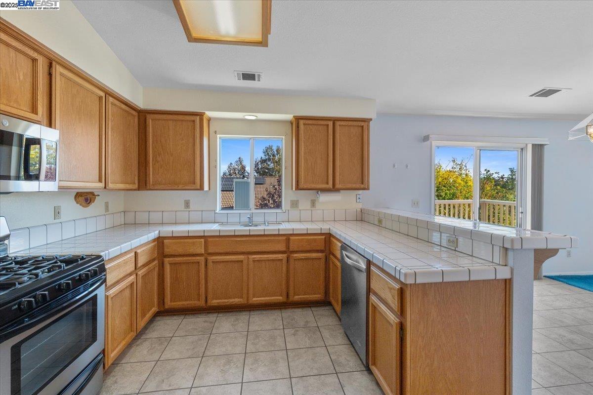 3944 Oak Grove Drive
