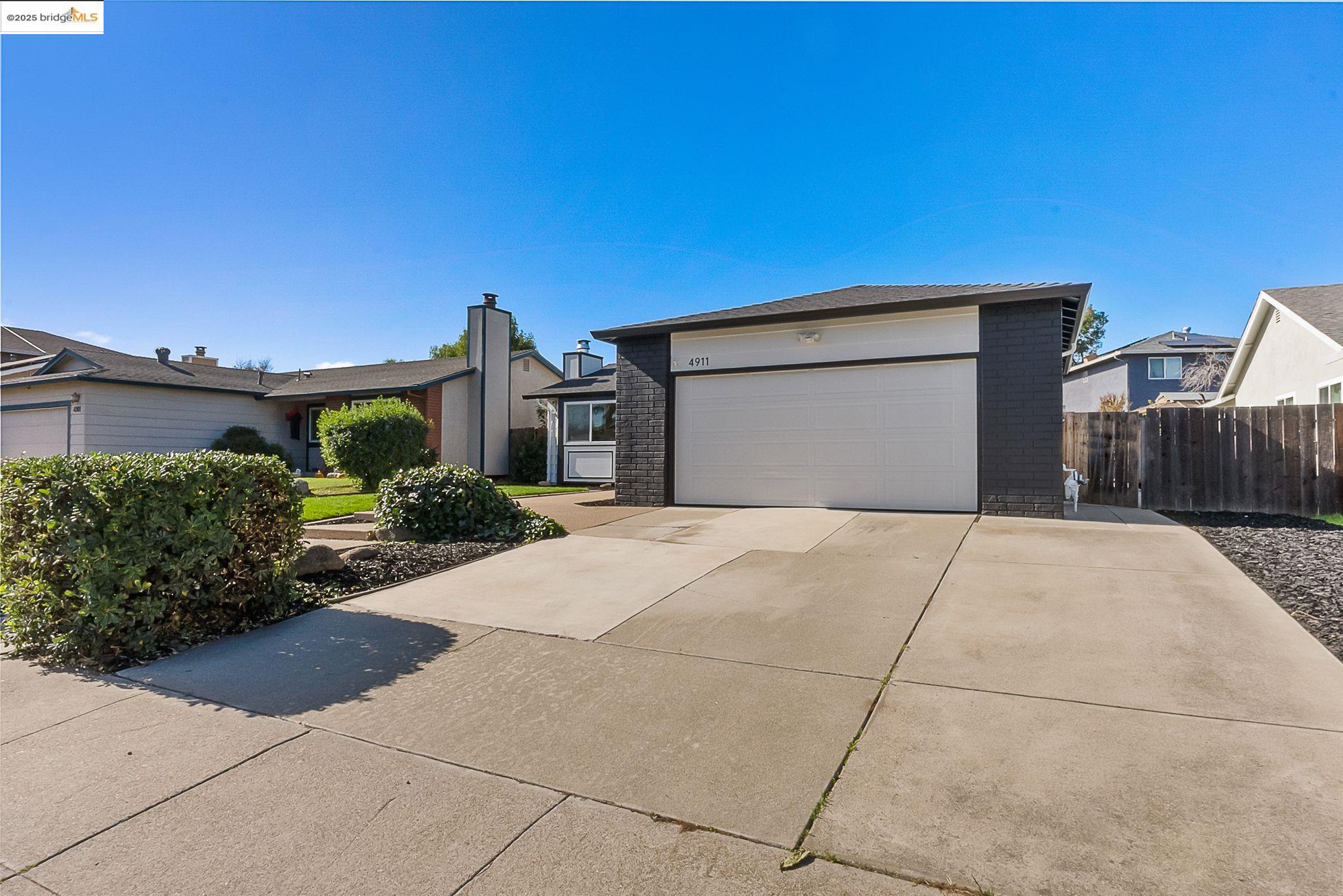 4911 Burgundy Dr