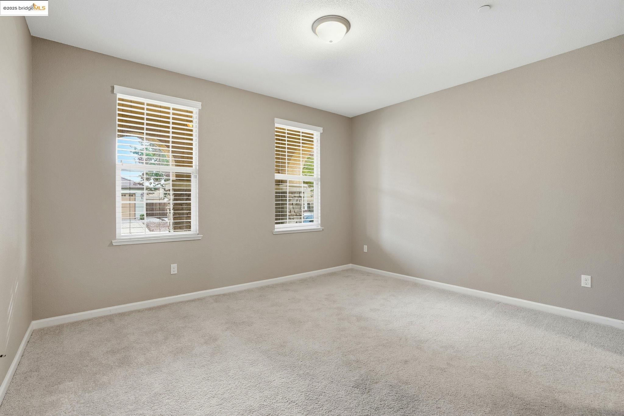 8047 Westport Cir