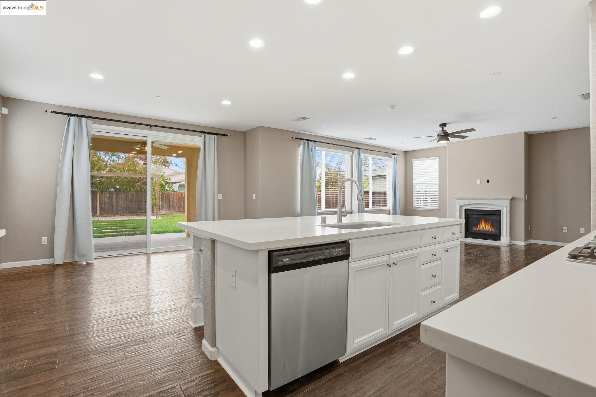 8047 Westport Cir